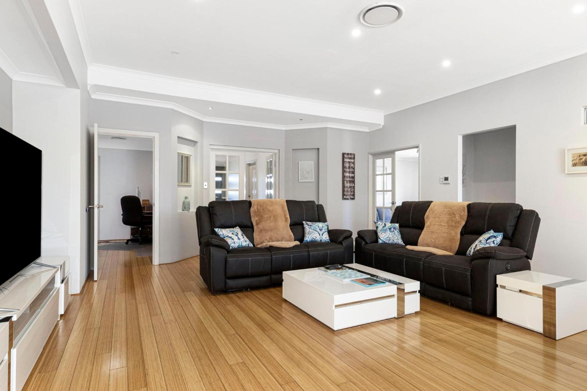 Deluxe King Room photo 1