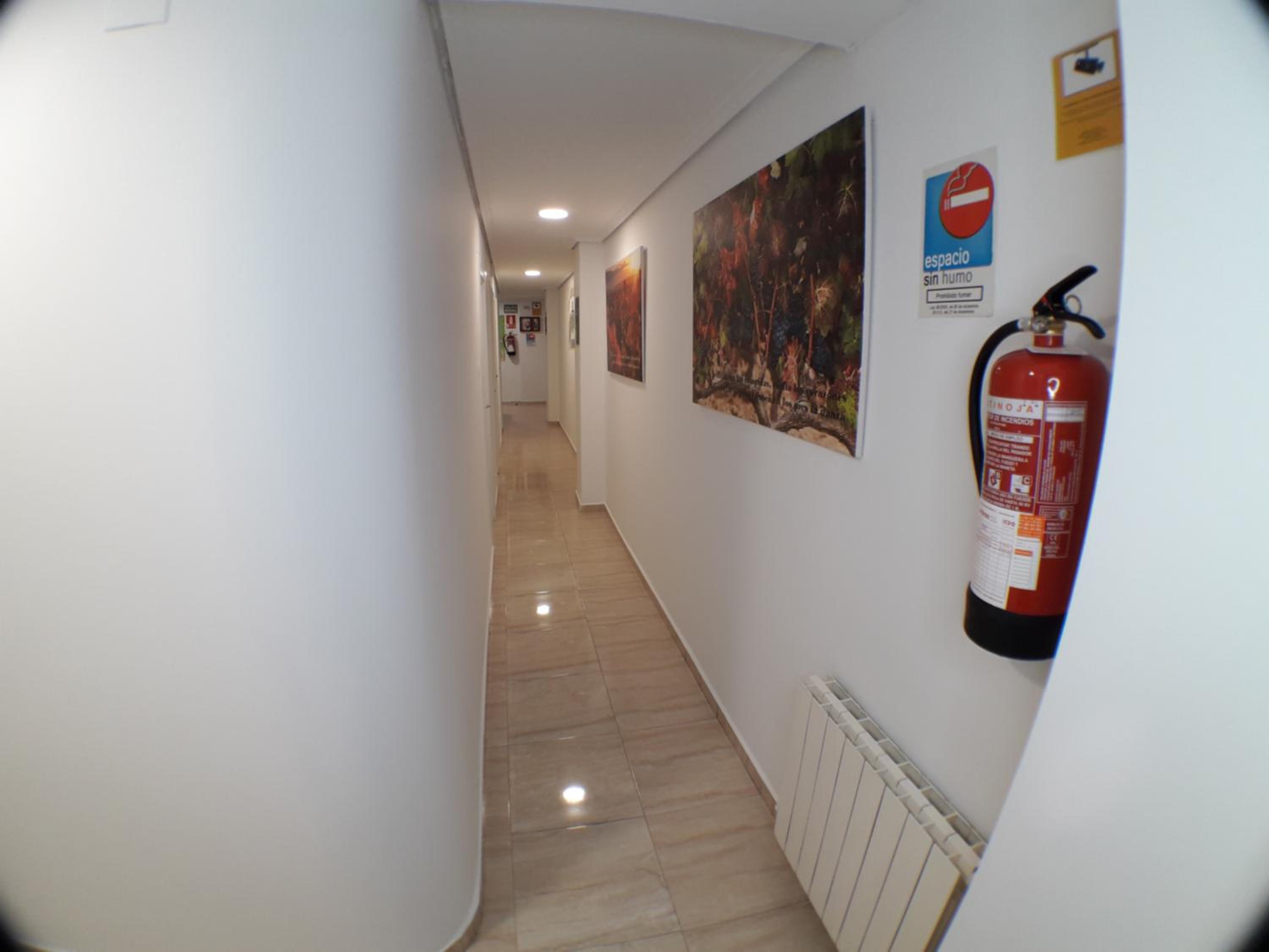 Double Room - Photo 7
