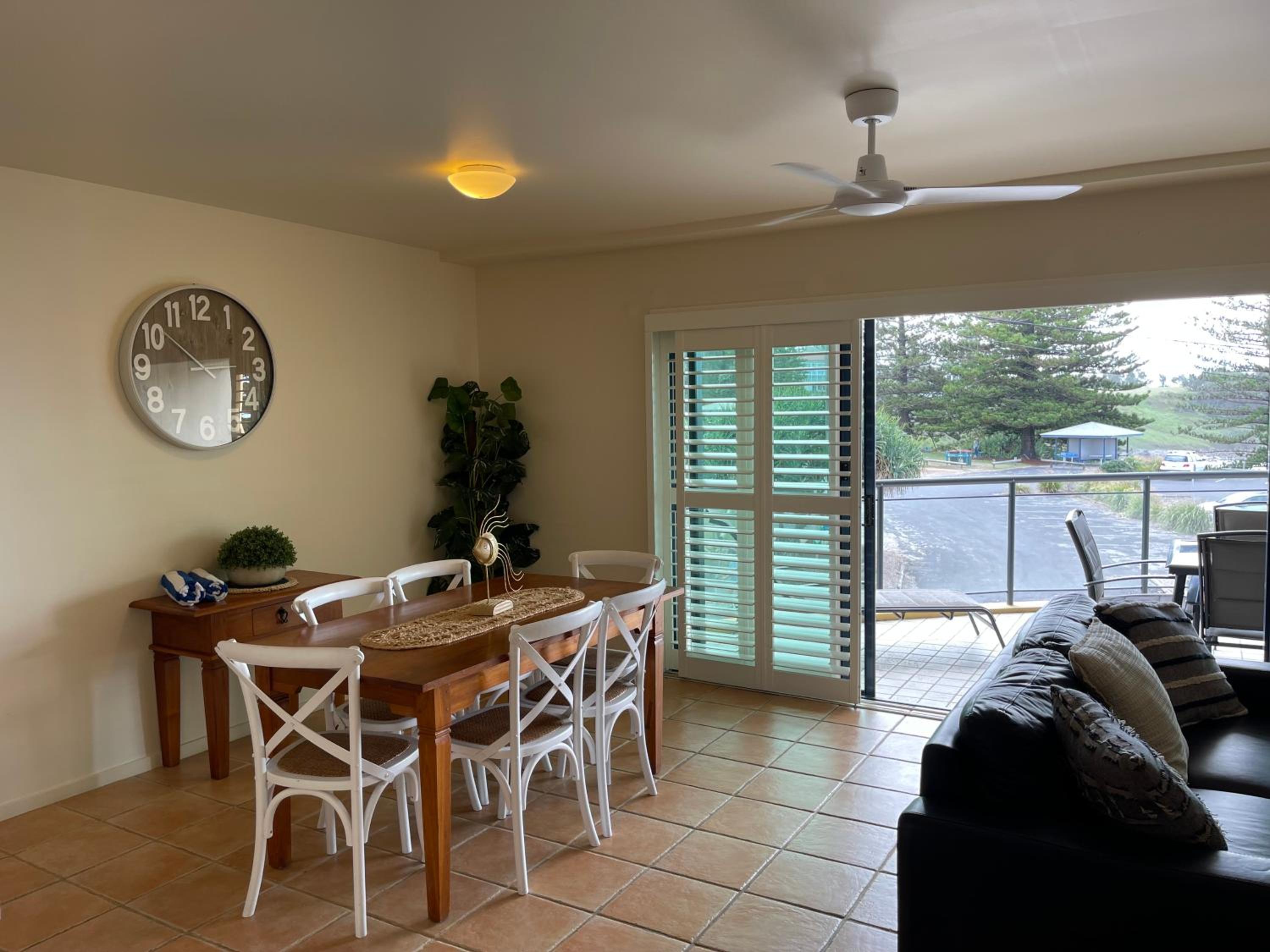 1 Bedroom Ocean View 1st Floor, 14a - Photo 11