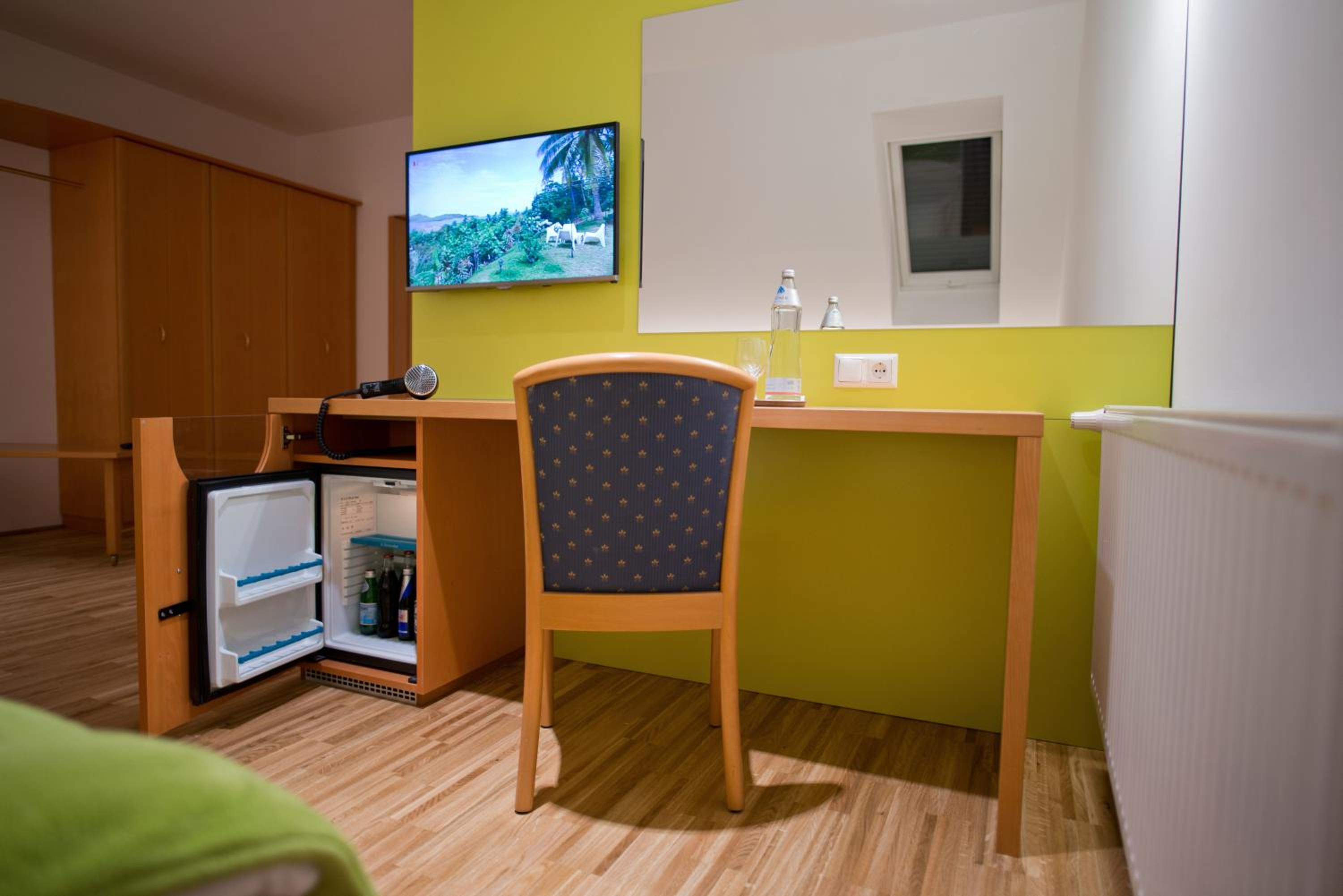 Double Room - Photo 6