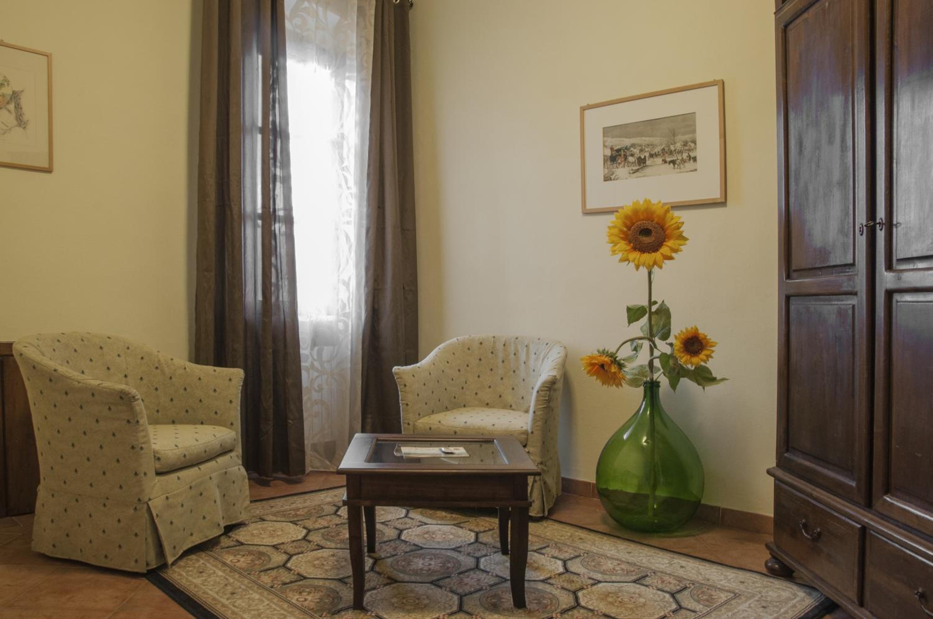 Suite - Photo 4