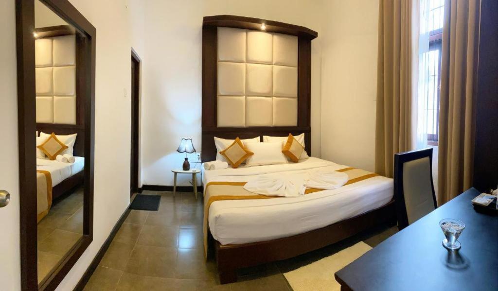 Standard King Room photo 1