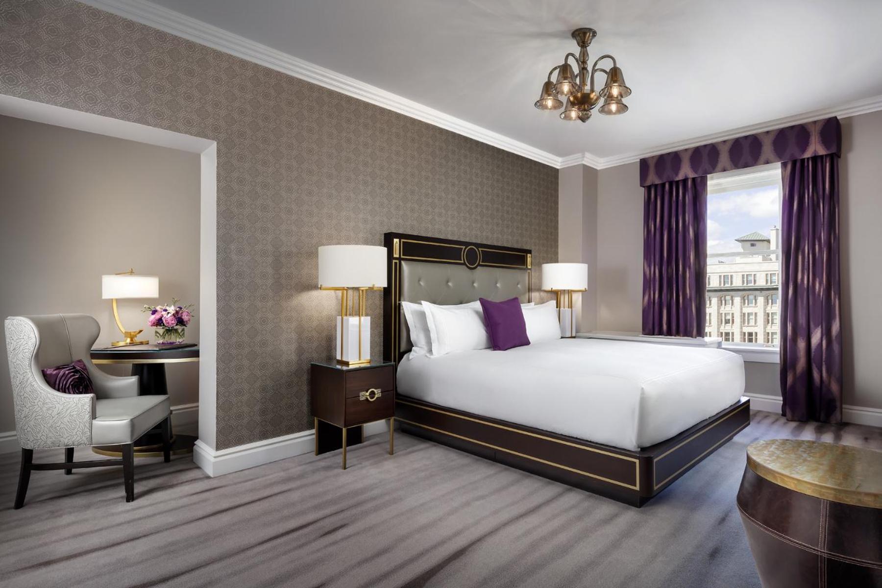 Fairmont Gold One Bedroom Suite City View 1 King