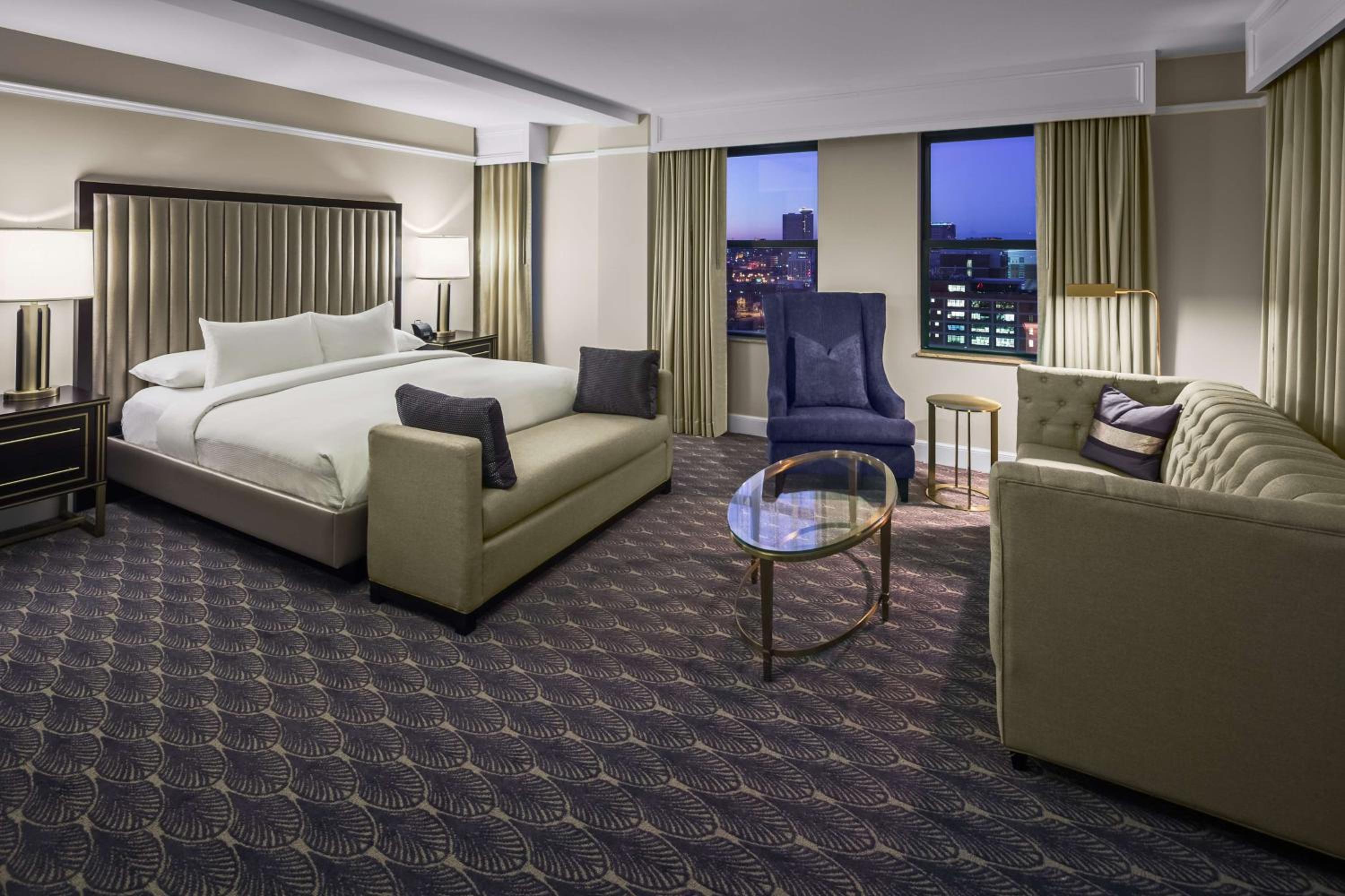 Junior King Suite with Seating Area