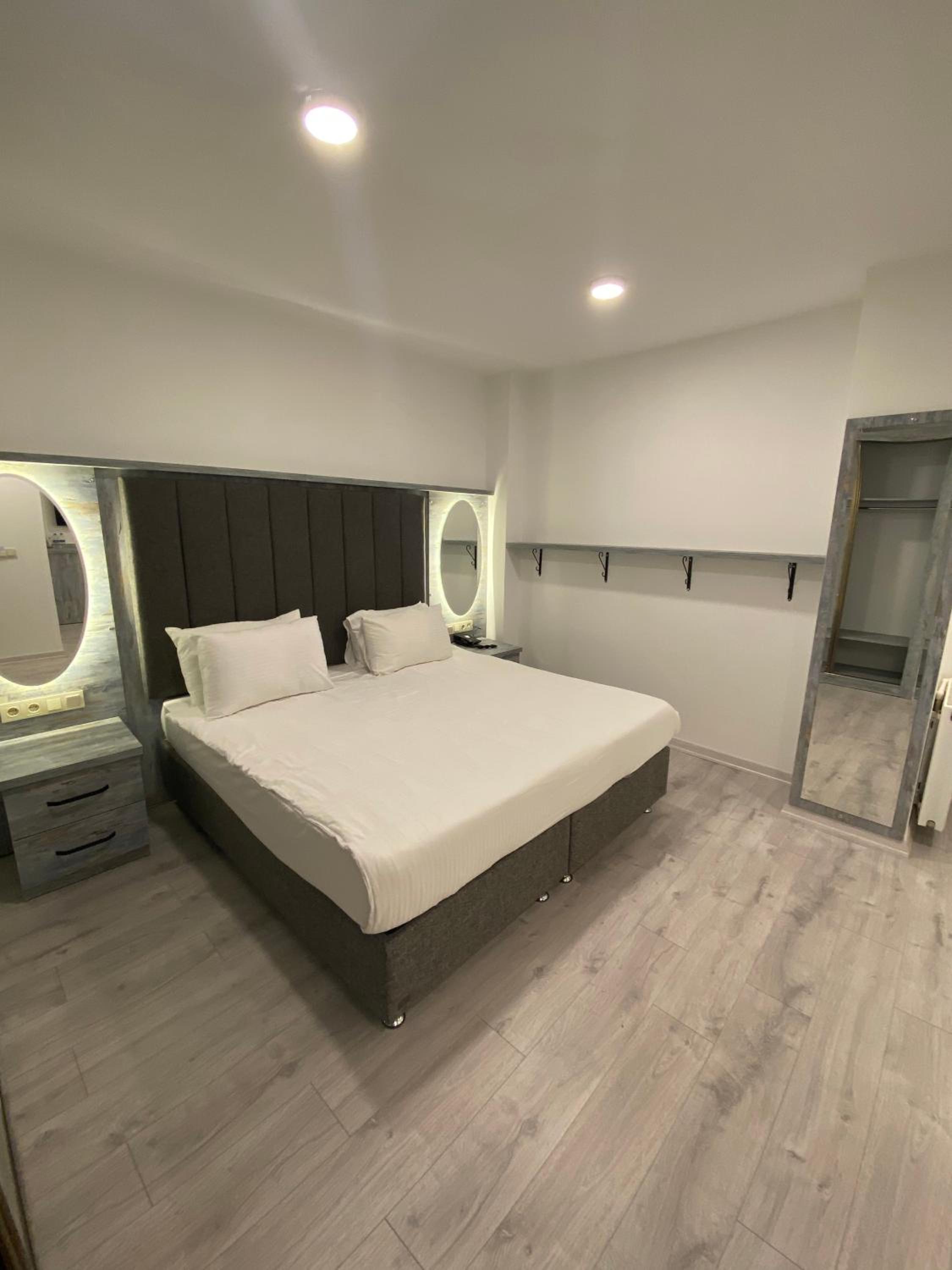 Standard Double Room photo 2