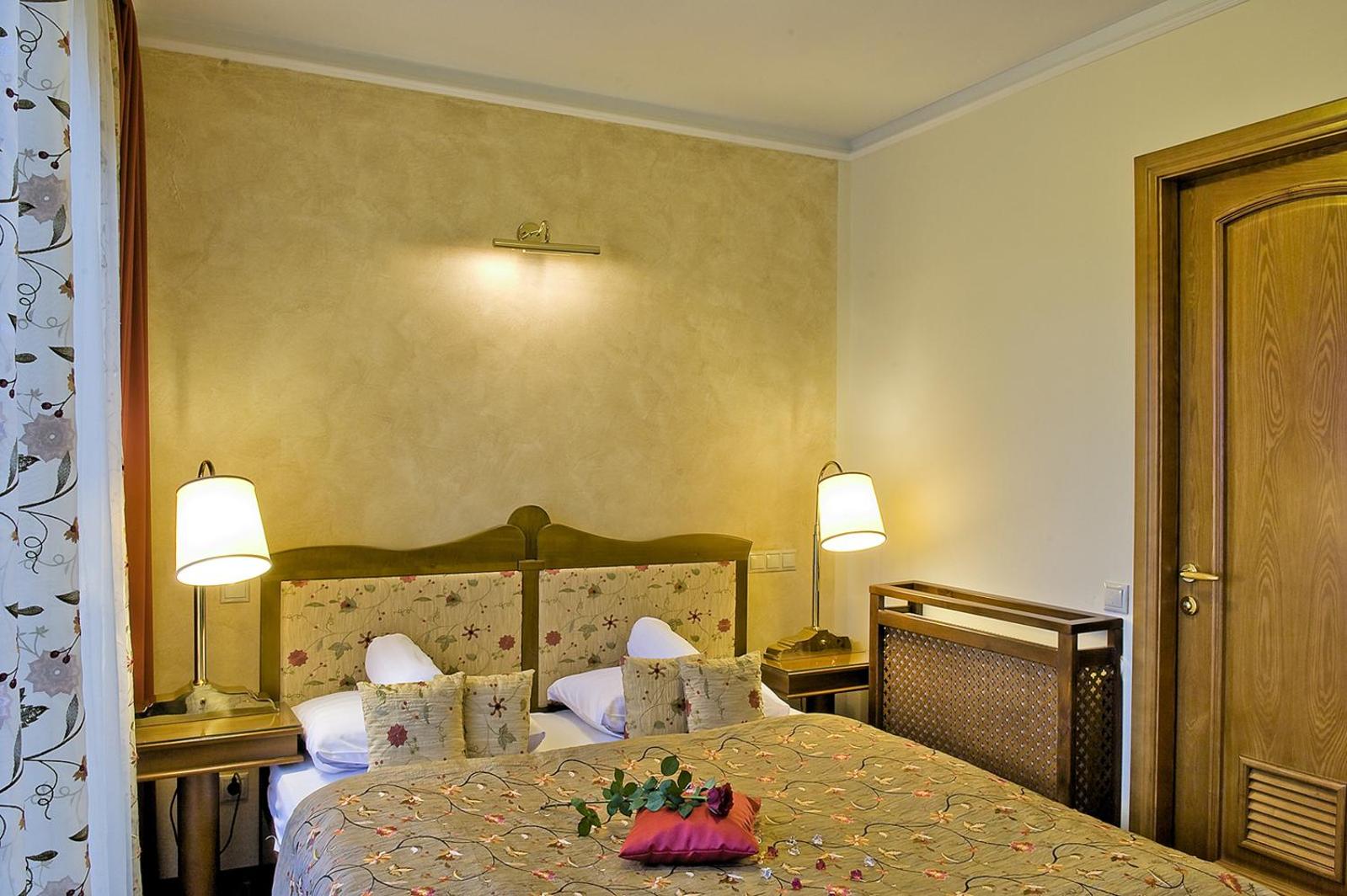 Superior Suite - Photo 12