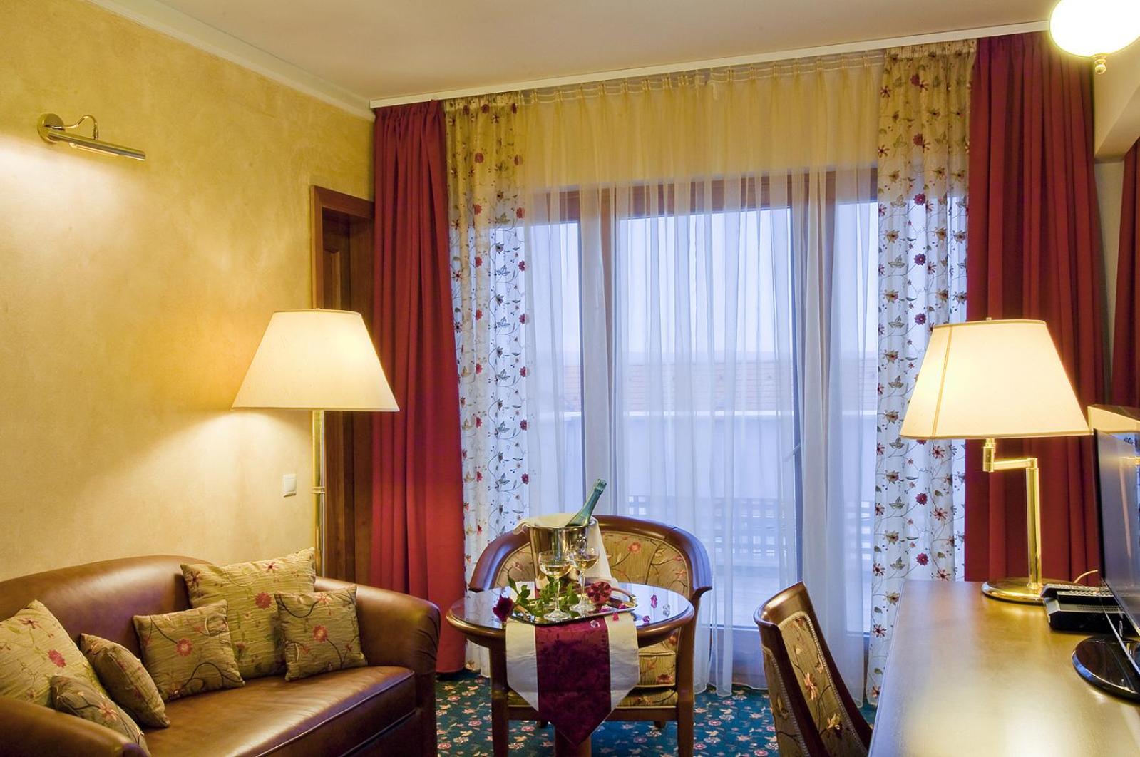 Superior Suite - Photo 4