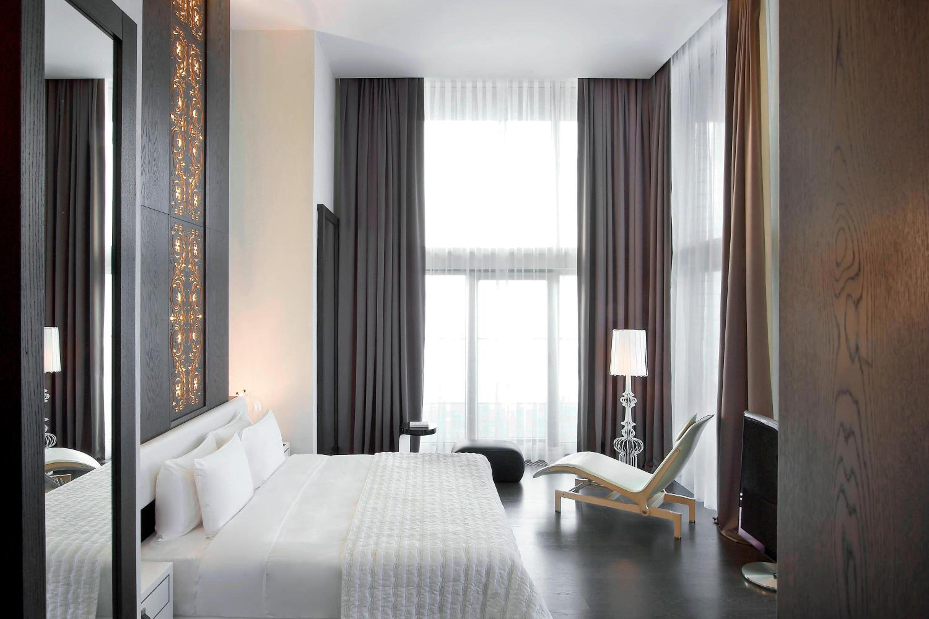Presidential Suite with Club Lounge Access