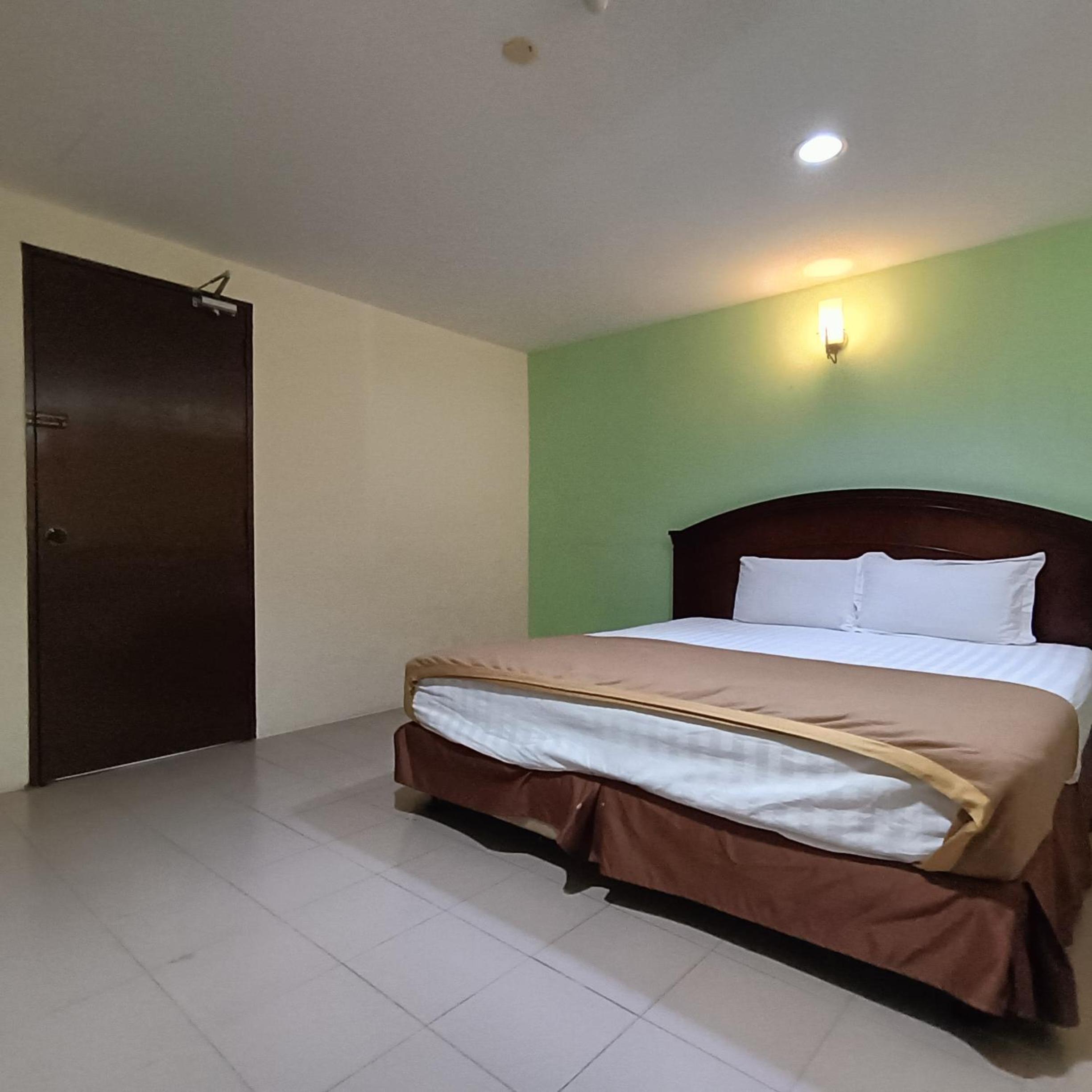Deluxe Double Room - Photo 3