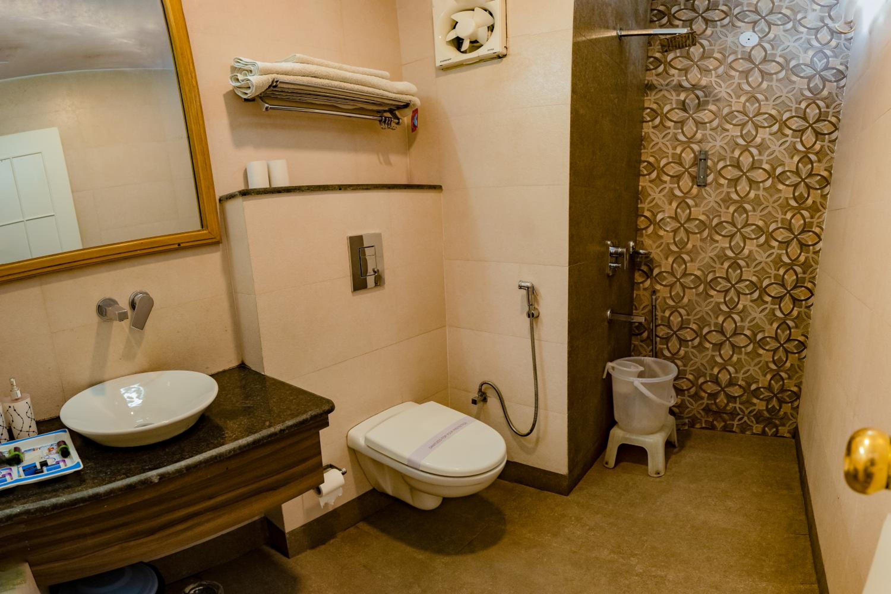  Lake Facing AC Super Deluxe Room photo 2