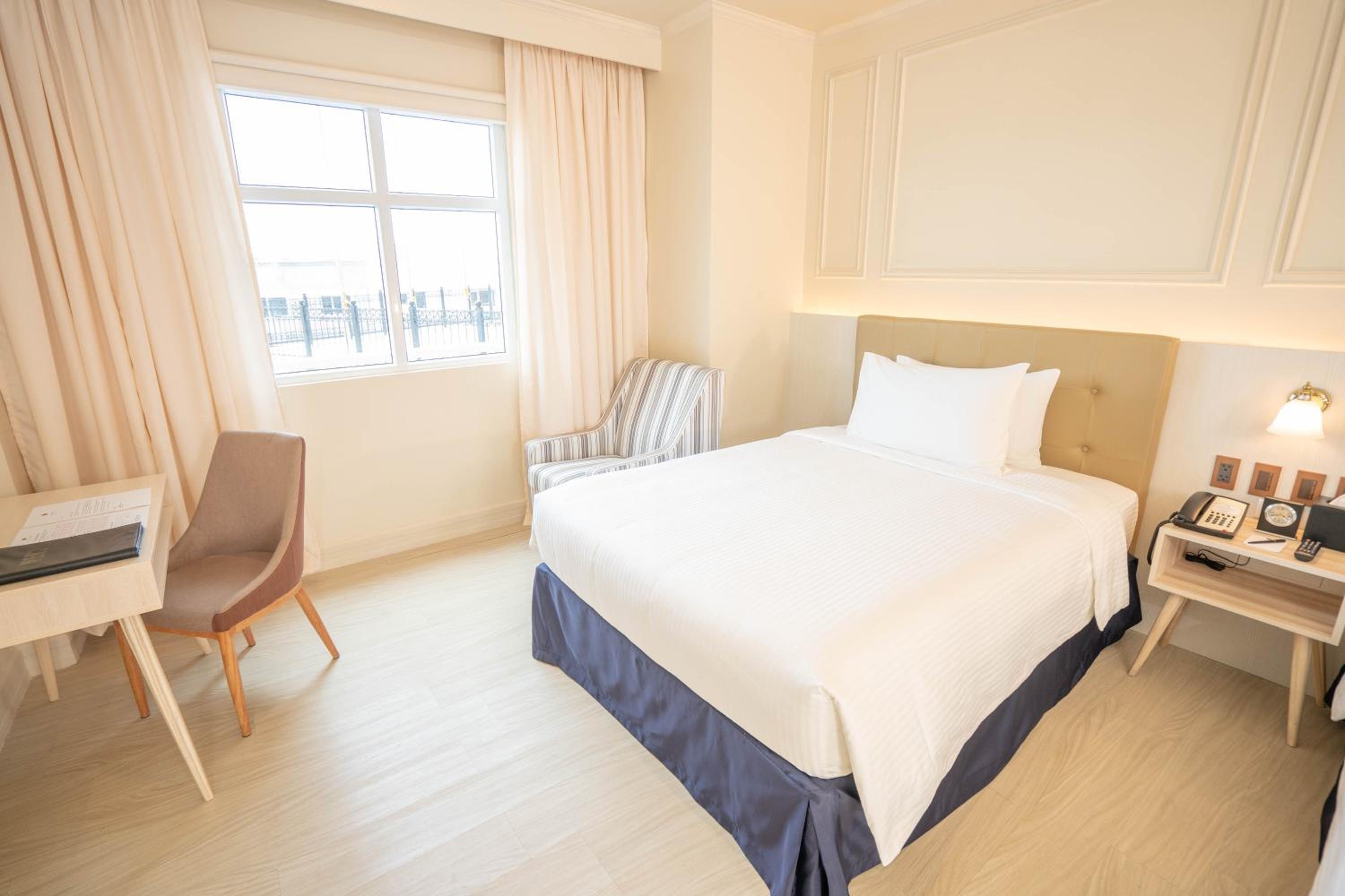 Deluxe King Room