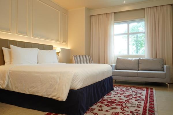 Deluxe King Room