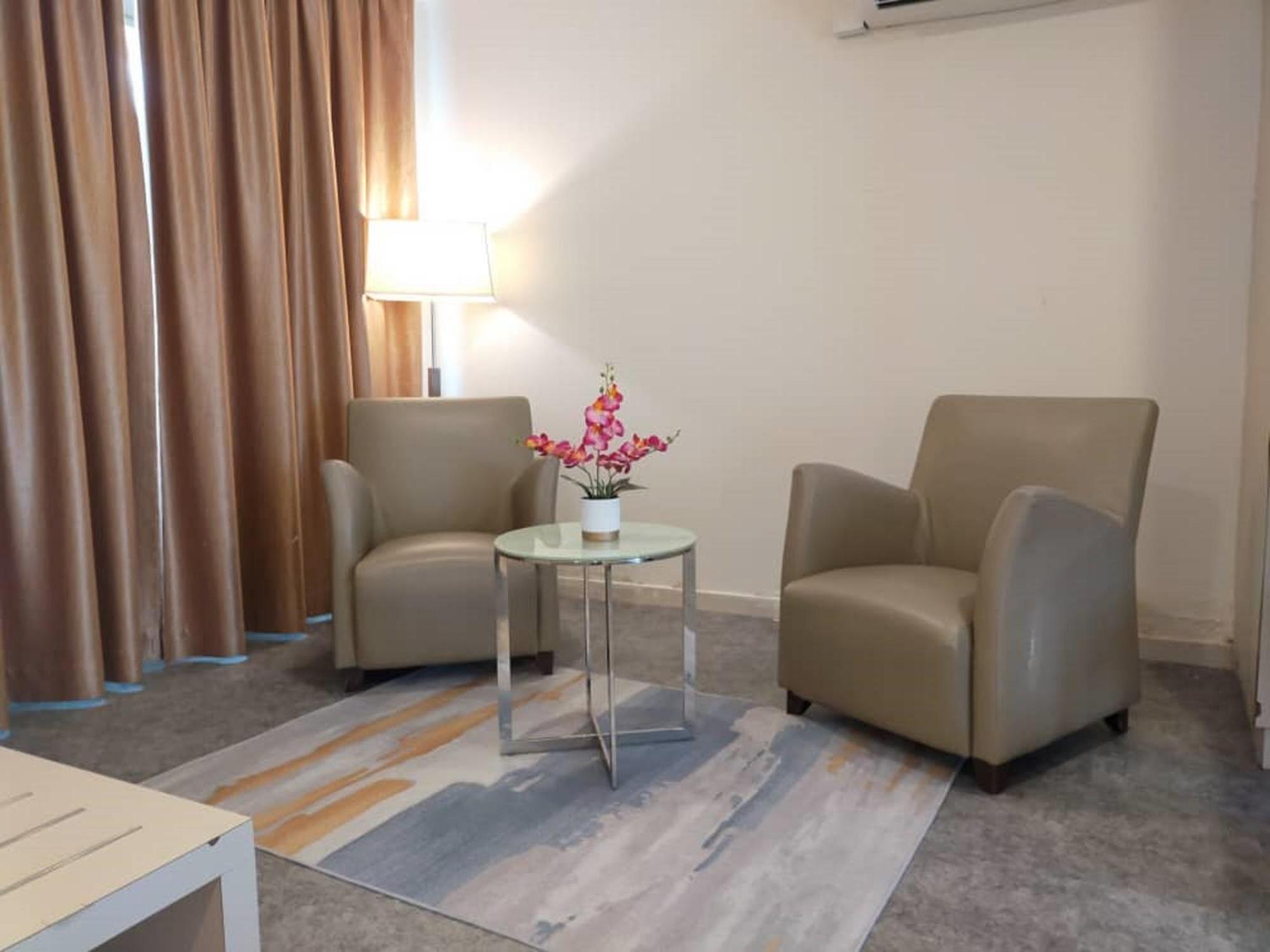 Suite - Photo 4