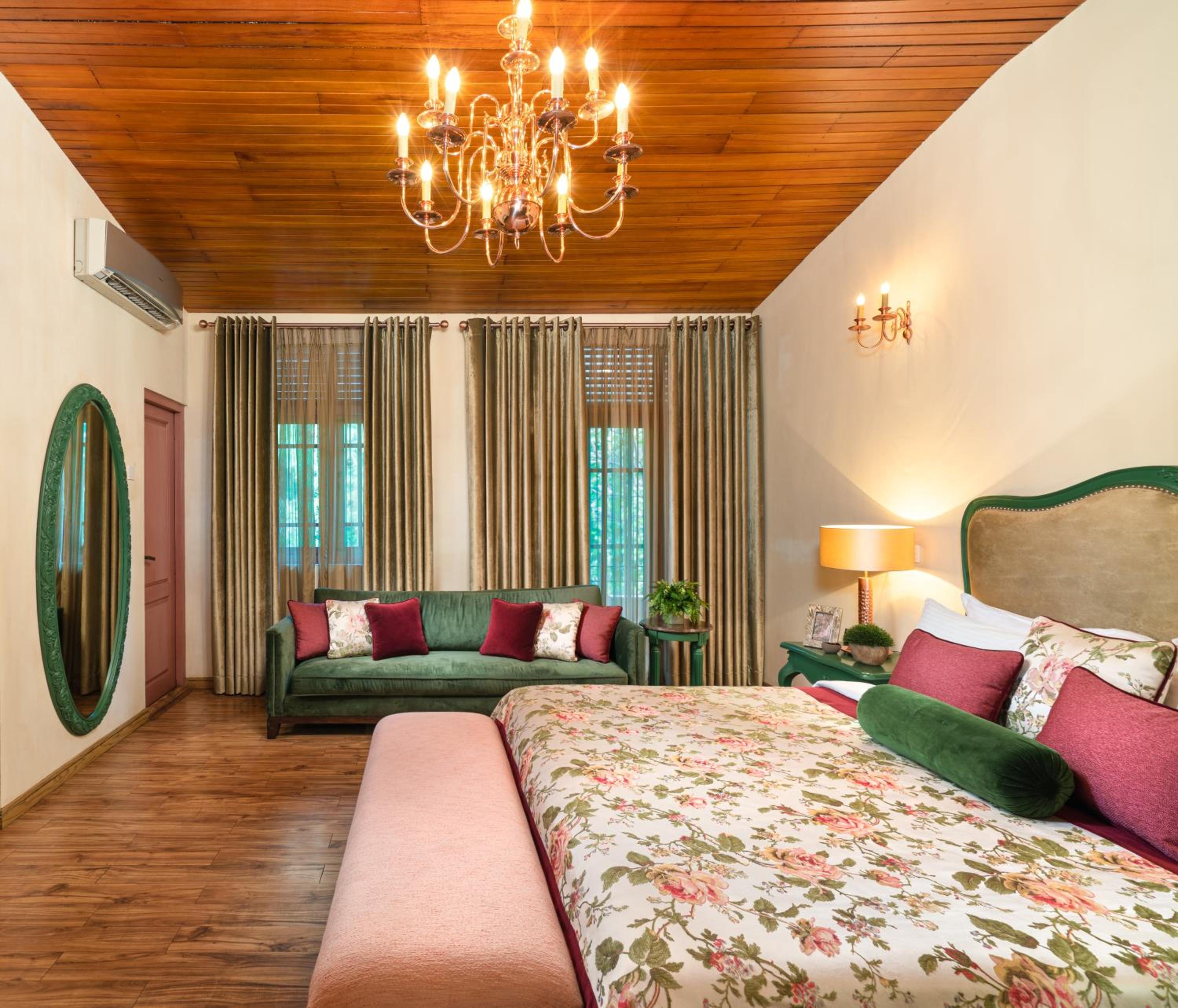 Deluxe Room with Balcony and Pool View photo 3