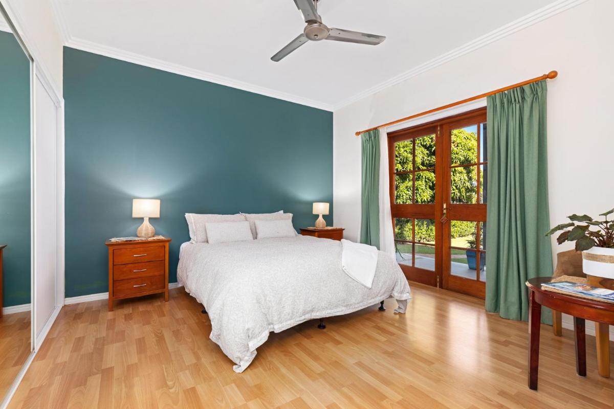 Villa photo 1