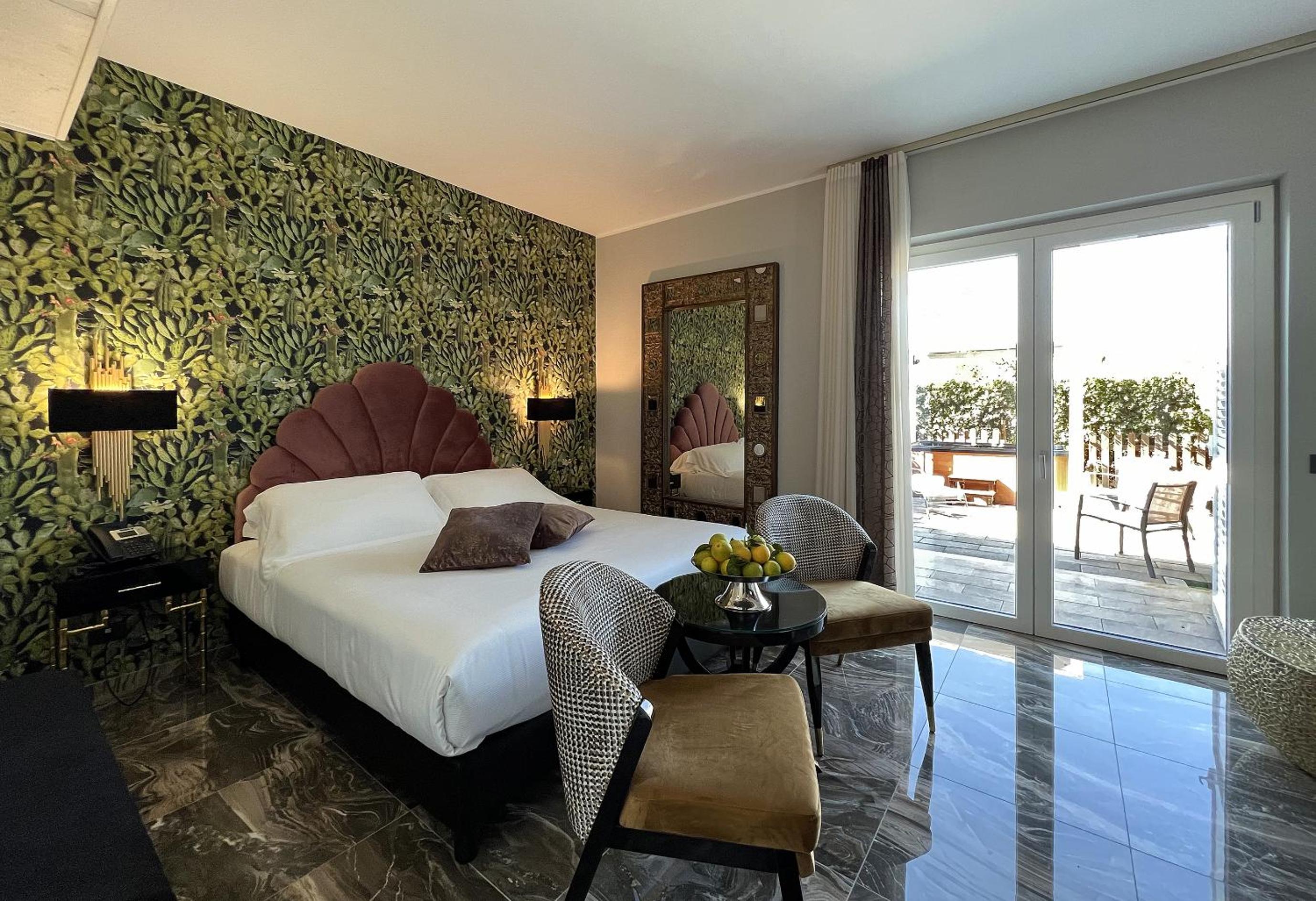 Suite with Hot Tub - Separate Building