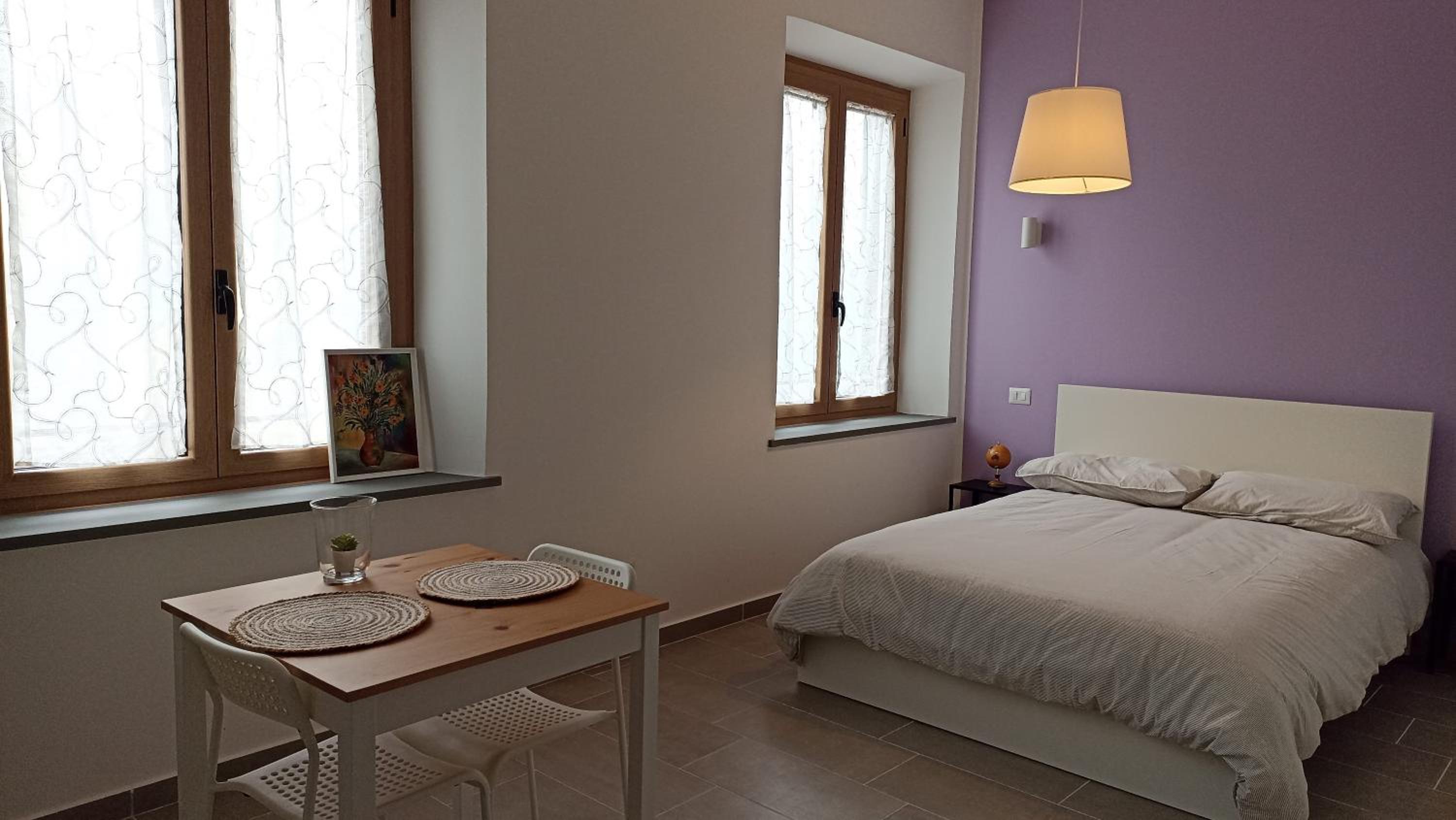 One-Bedroom Apartment photo 1