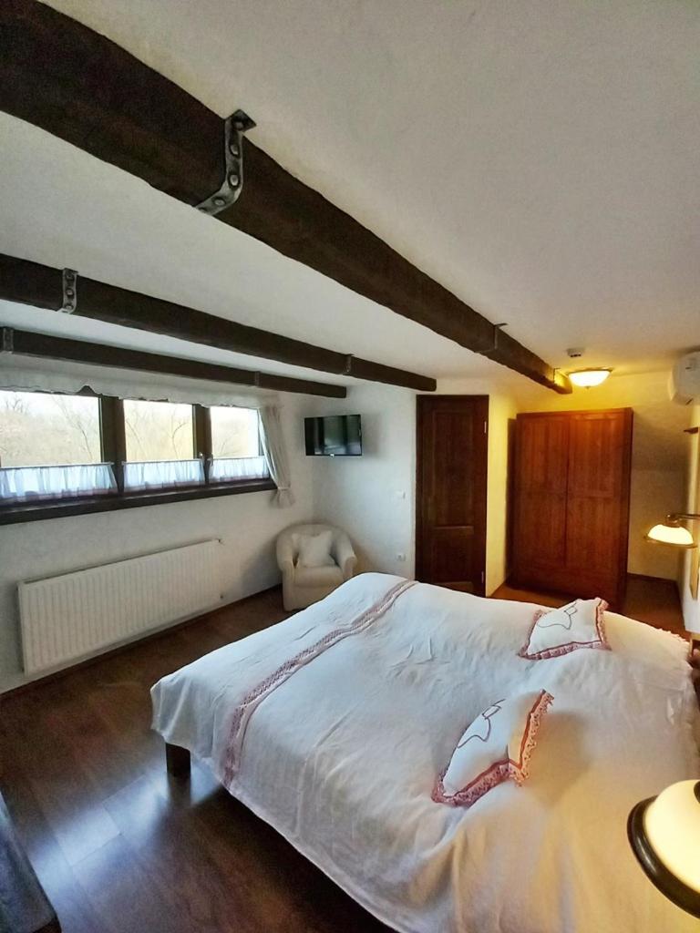Double Room with Two Double Beds photo 2