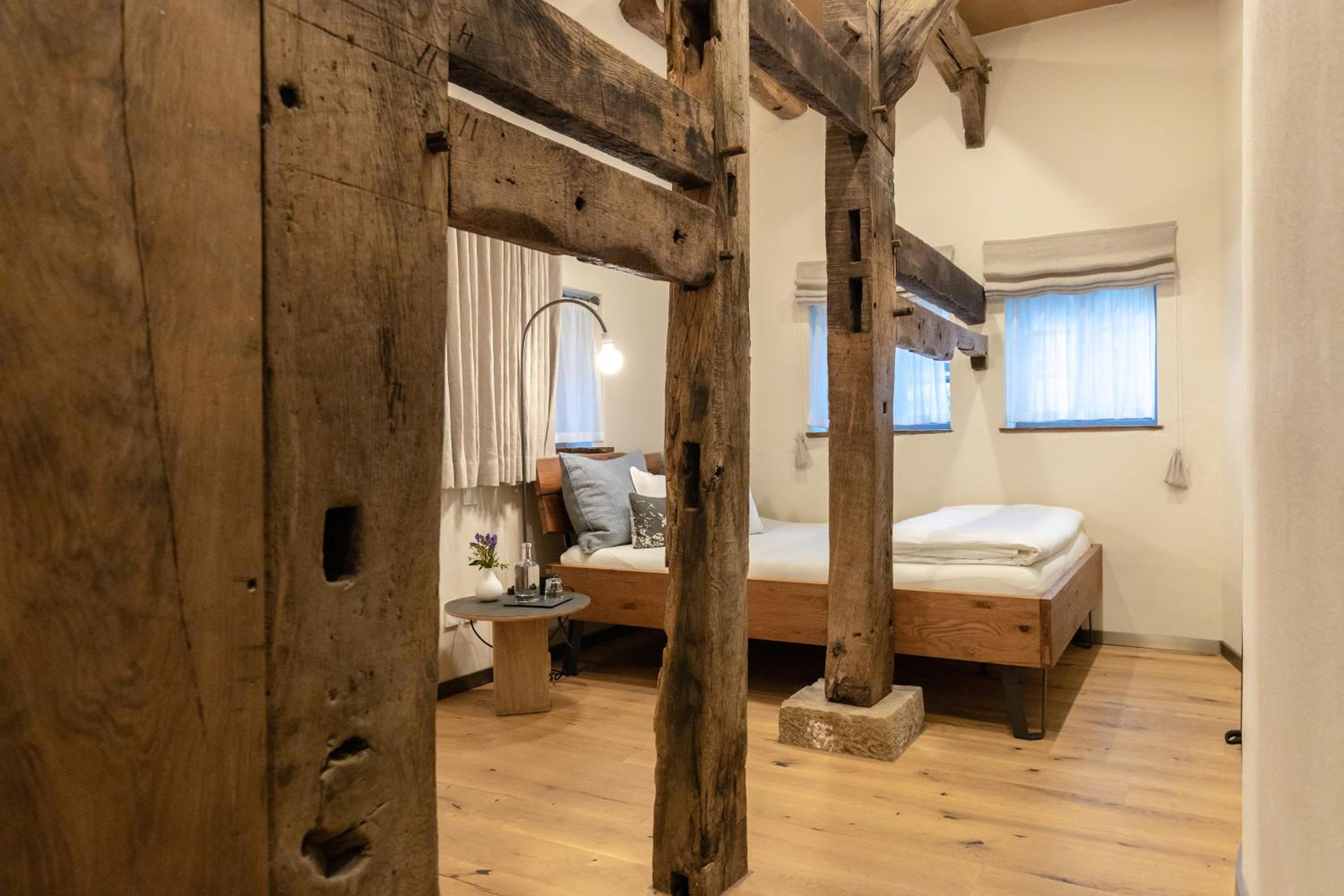 Standard Queen Room