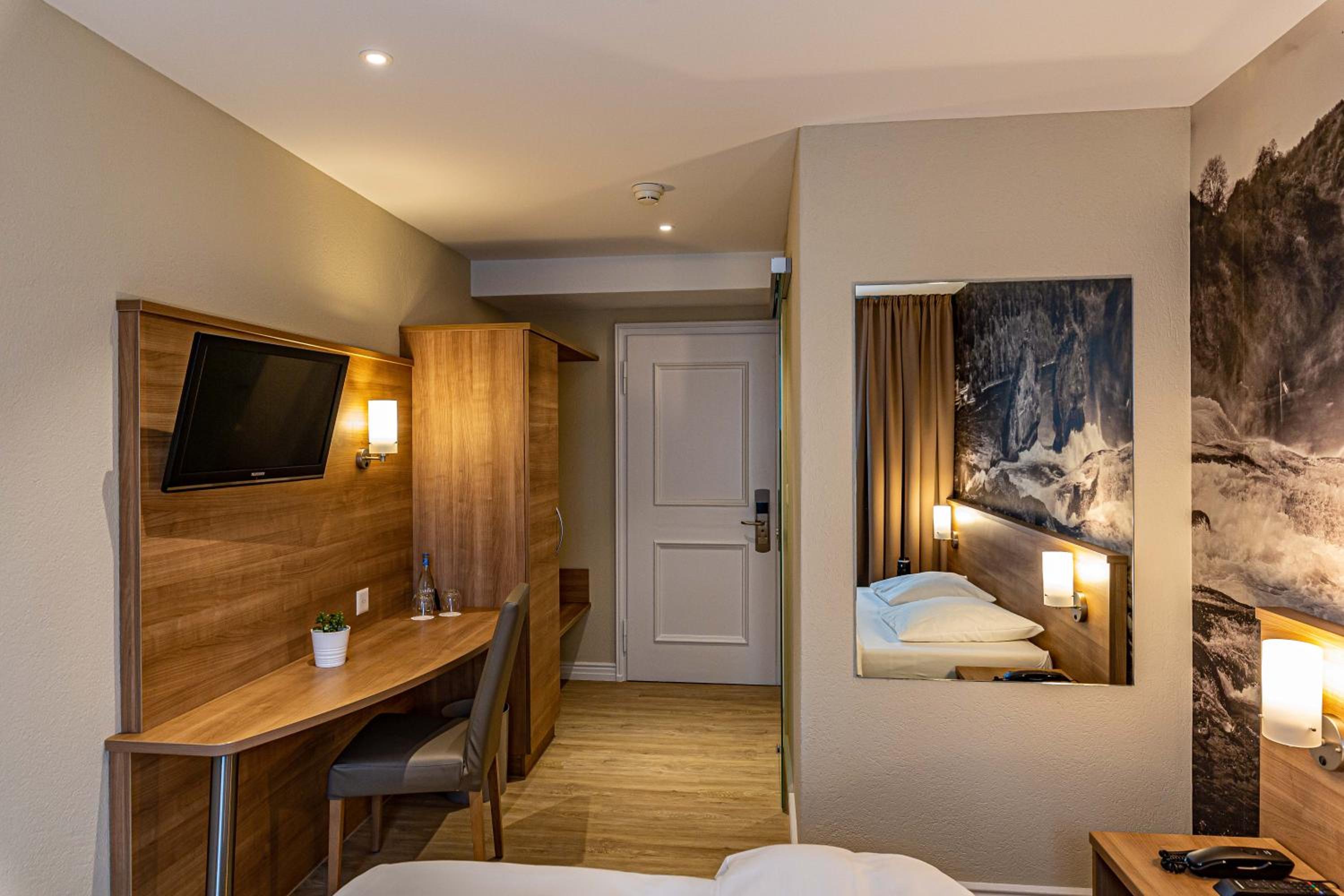 Economy Double Room photo 2