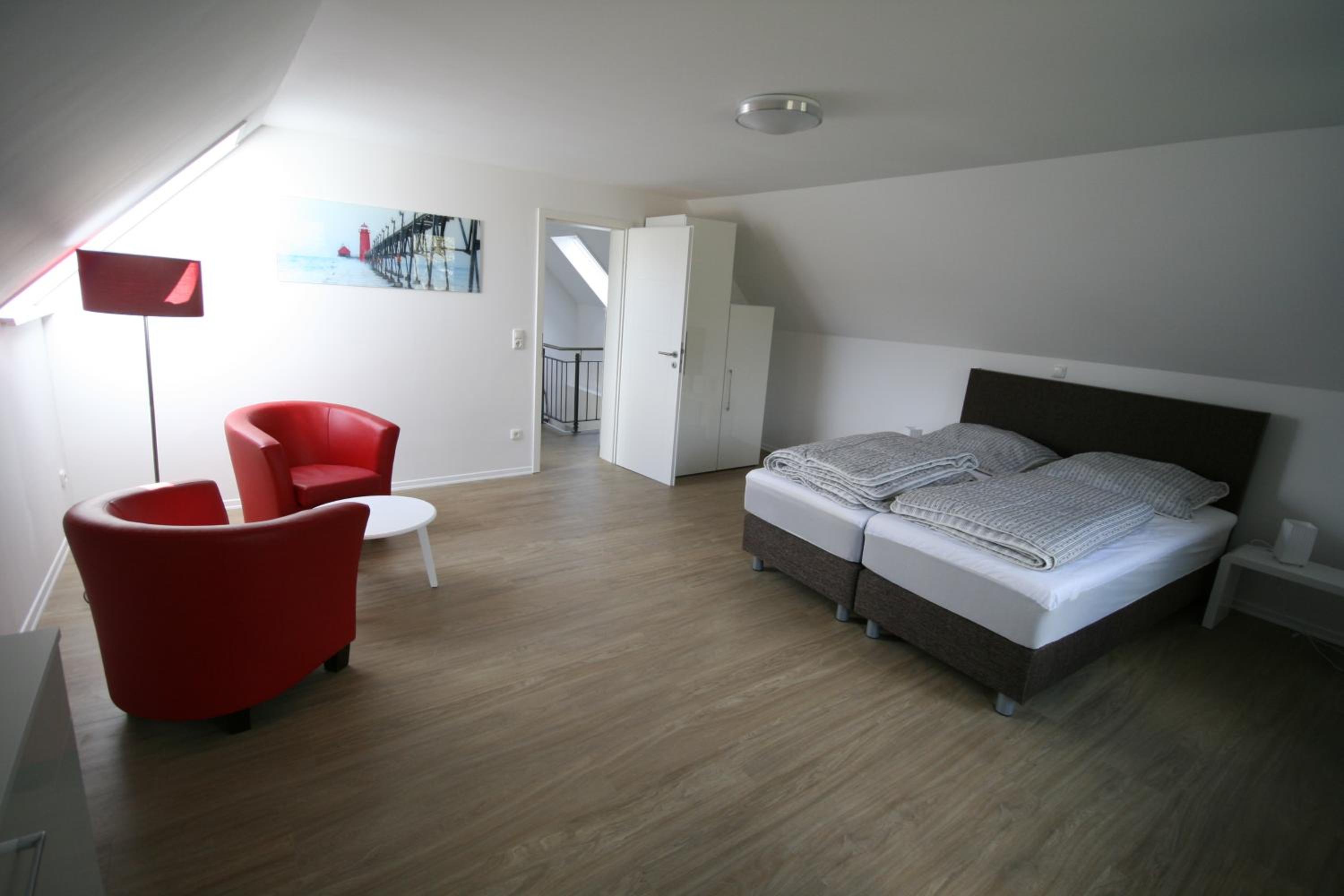 Three-Bedroom Apartment photo 2