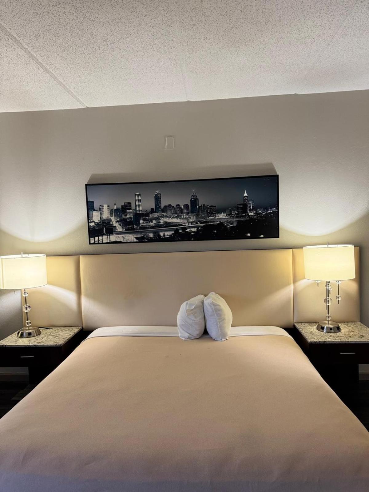 Deluxe King Suite