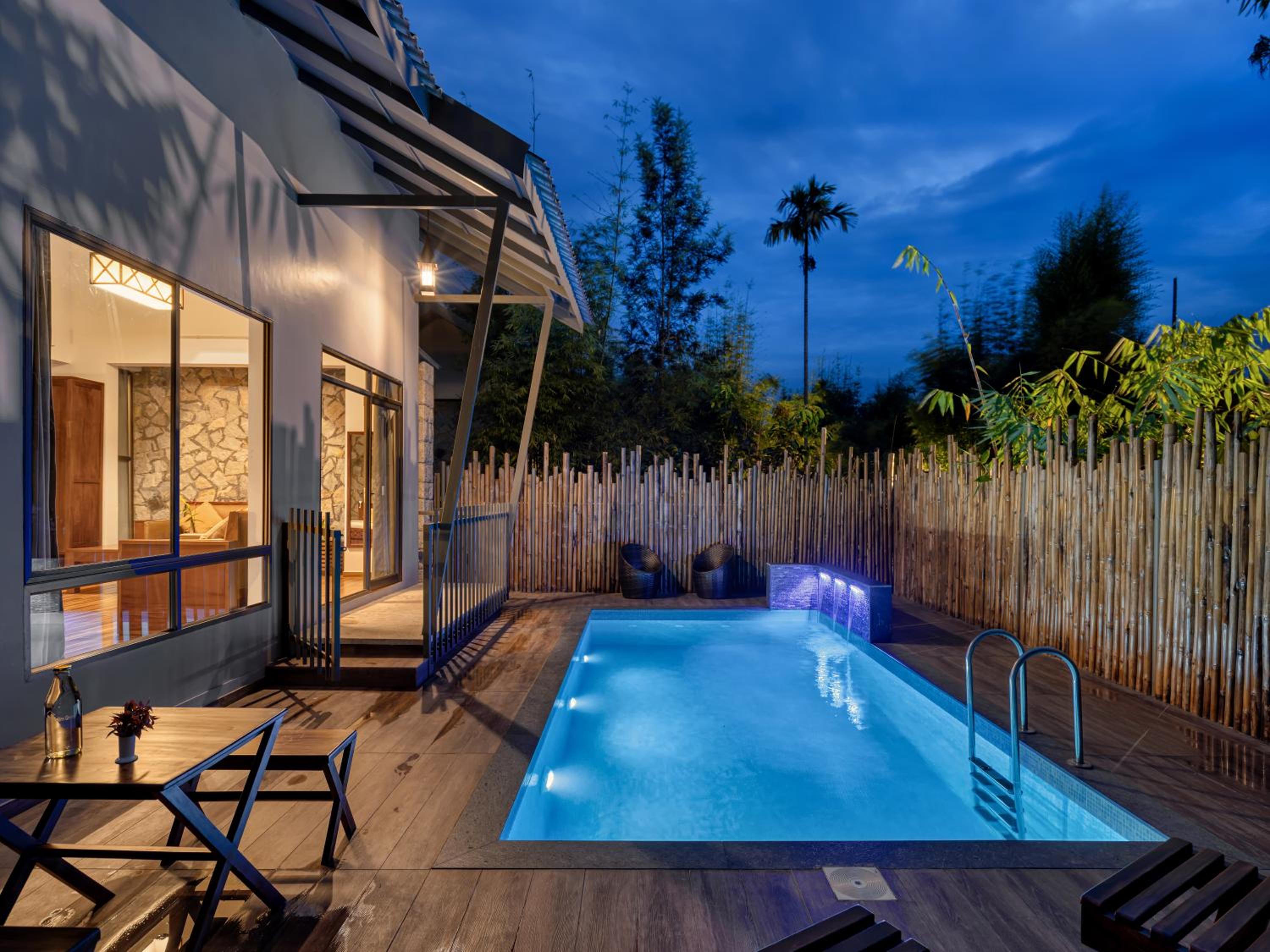 Villa with Private Pool - Photo 2