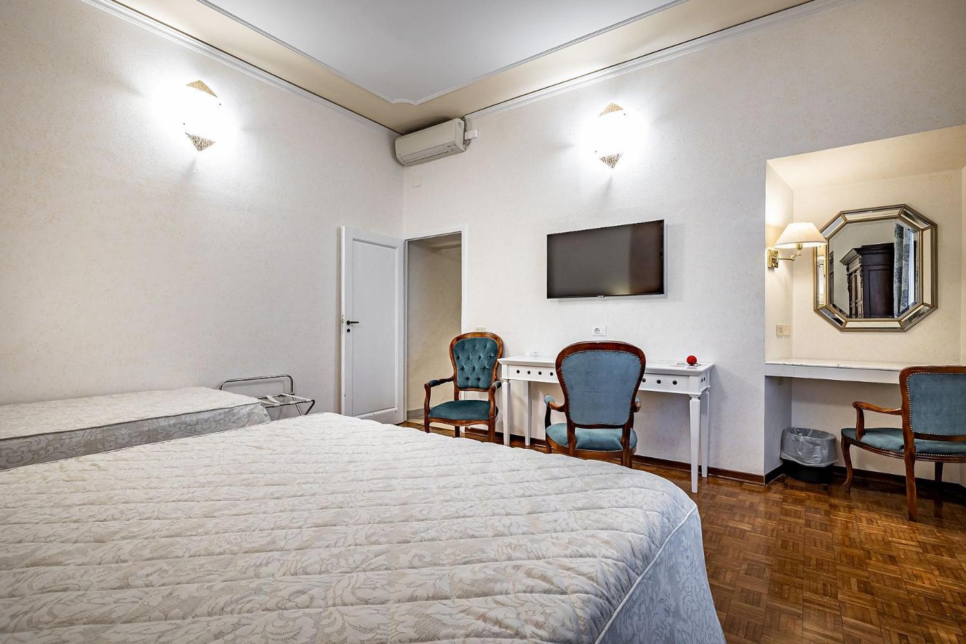 Triple Room - Photo 10