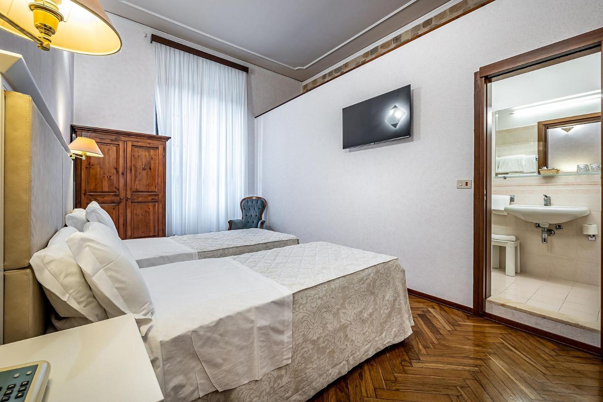Double Room - Photo 27