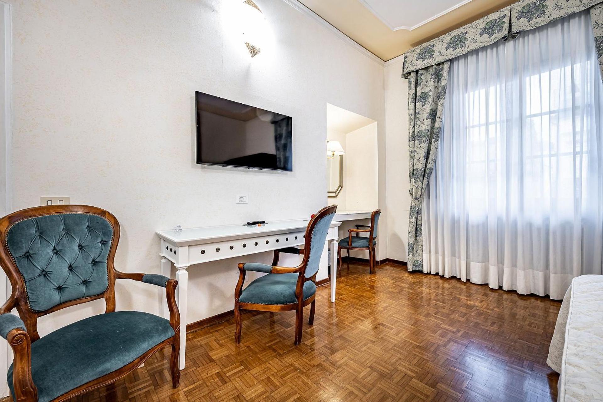 Triple Room - Photo 6