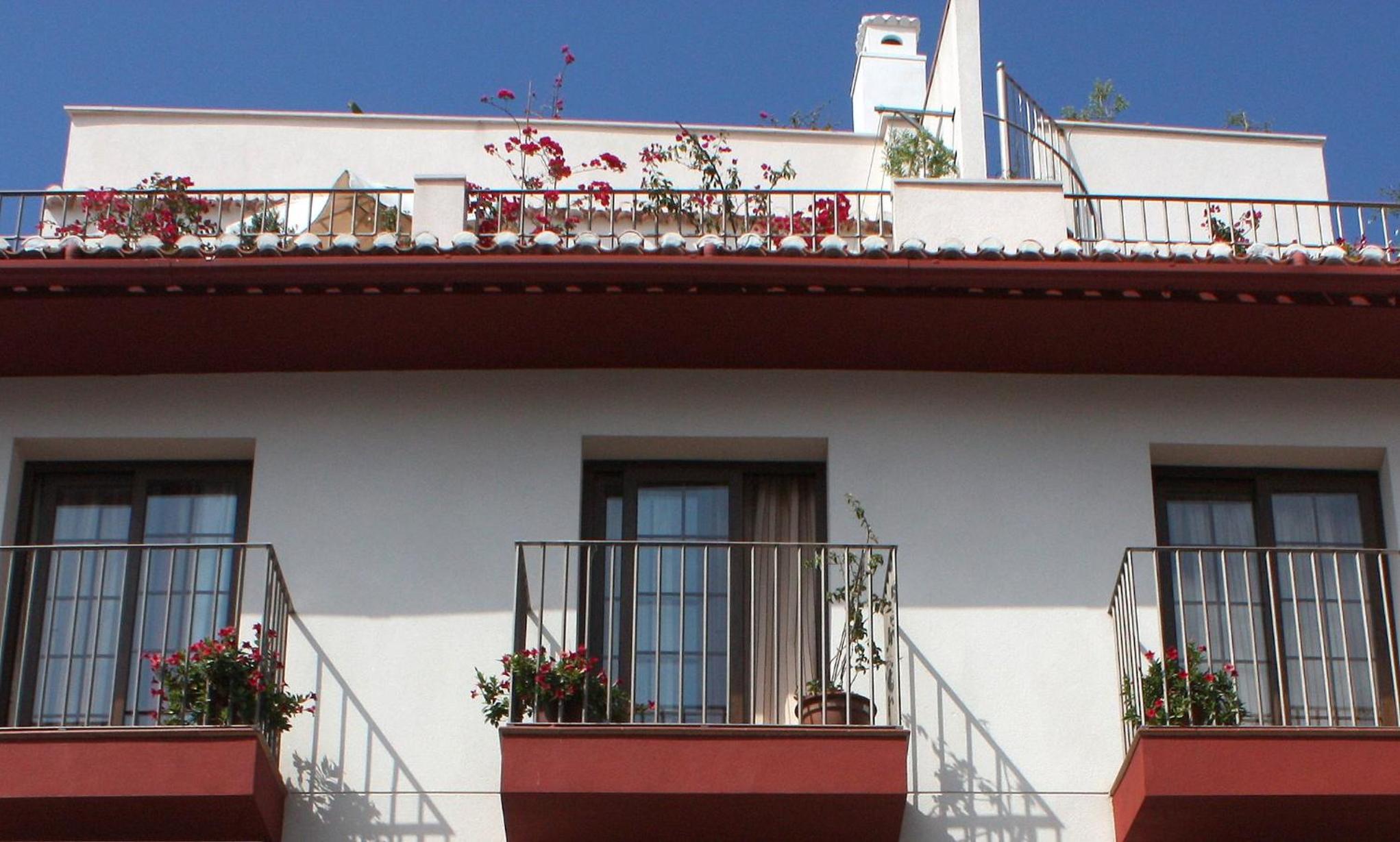 Double or Twin Room with Balcony photo 3