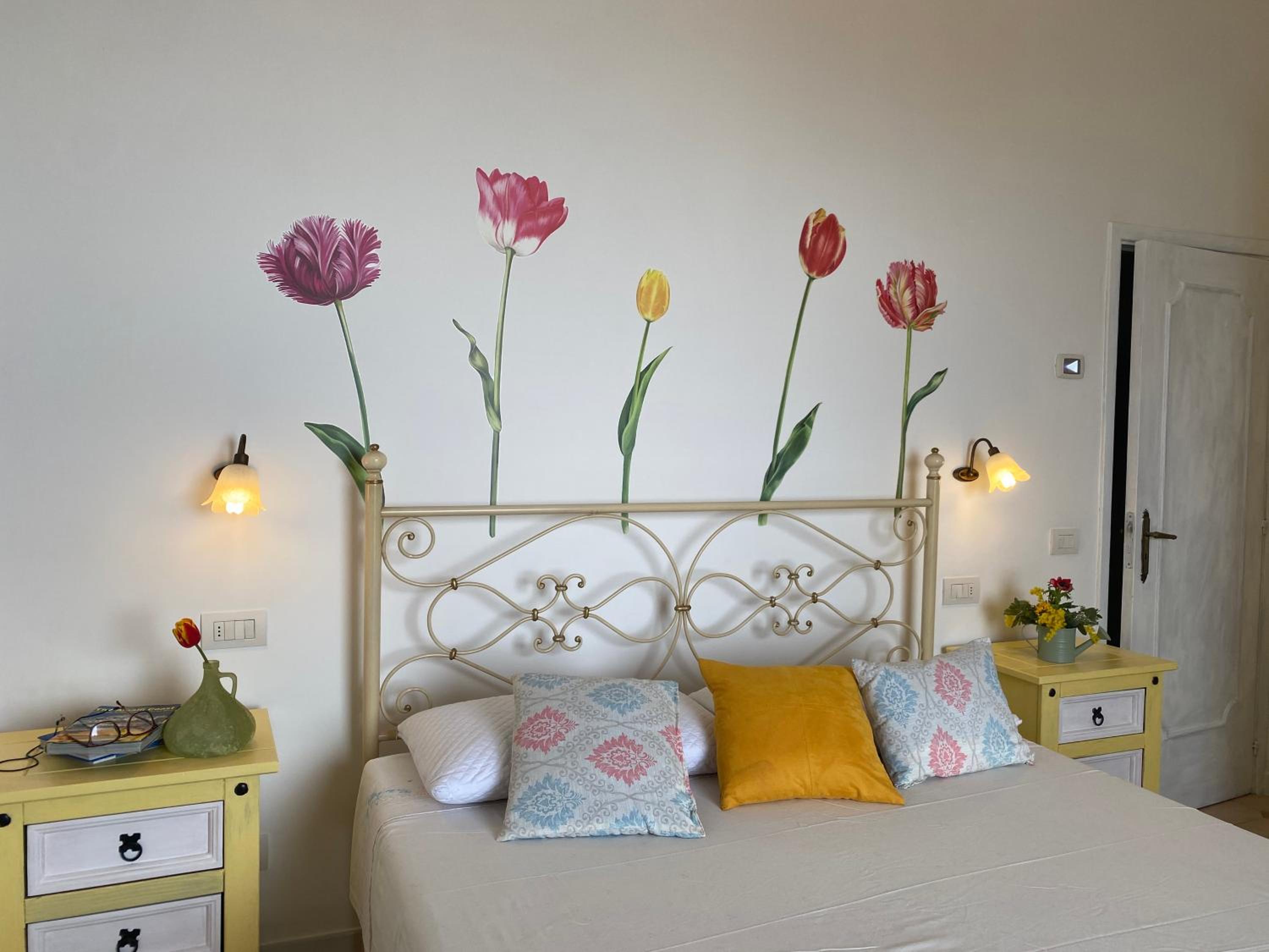 Suite with Spa Bath - Photo 11