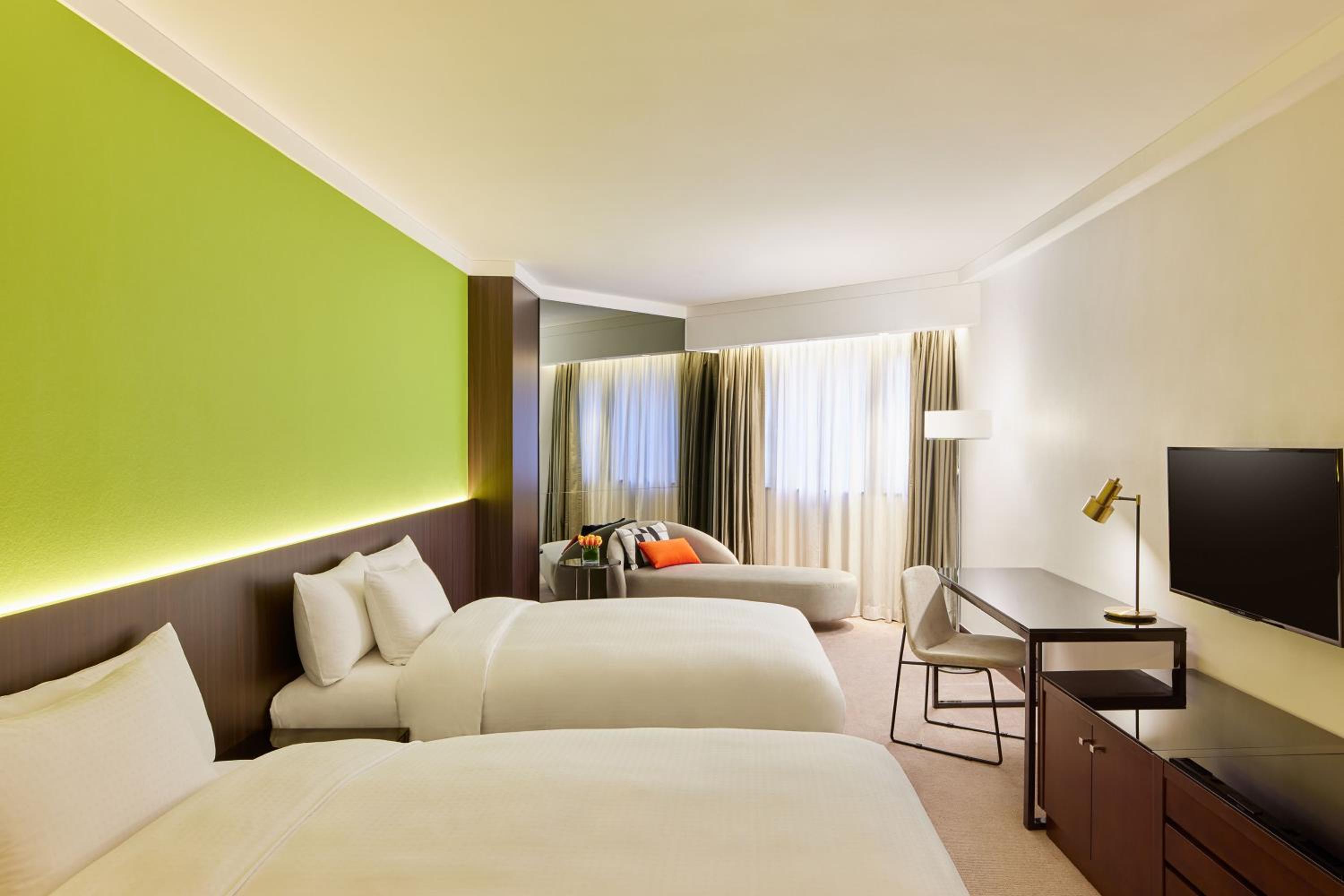 Premier Twin Room photo 3