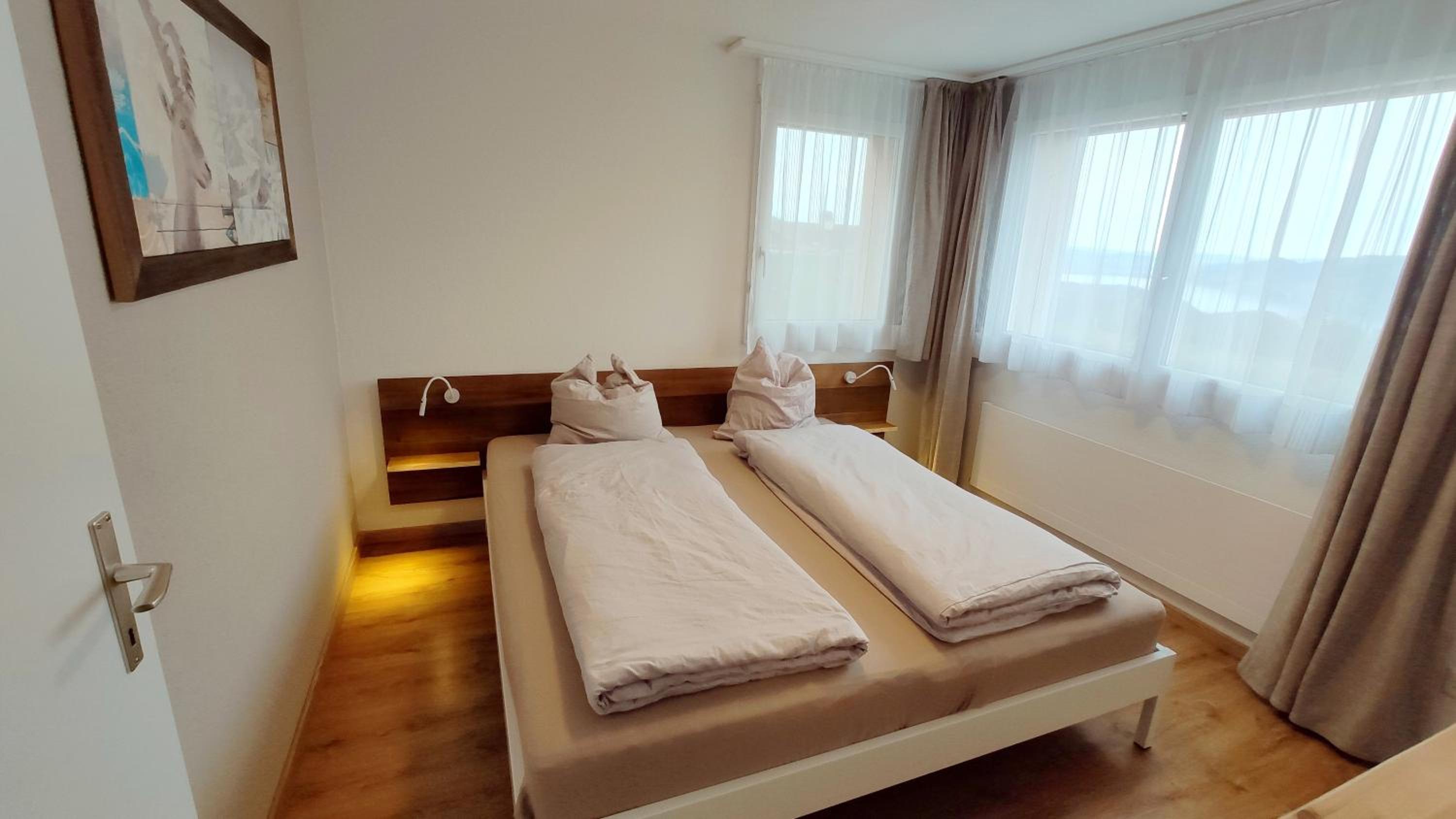 Apartment with Lake View photo 2