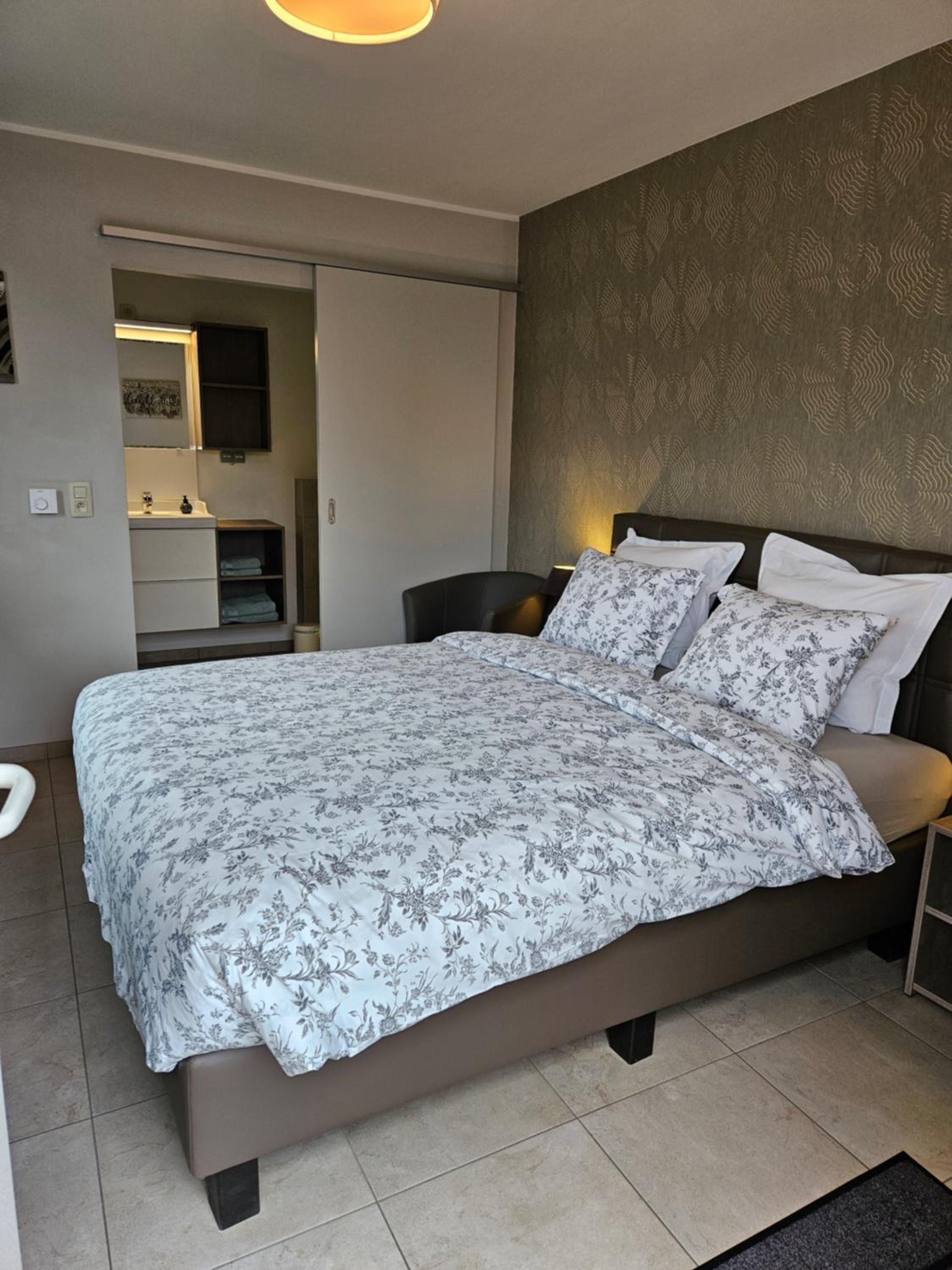 Double Room with Private Bathroom photo 2
