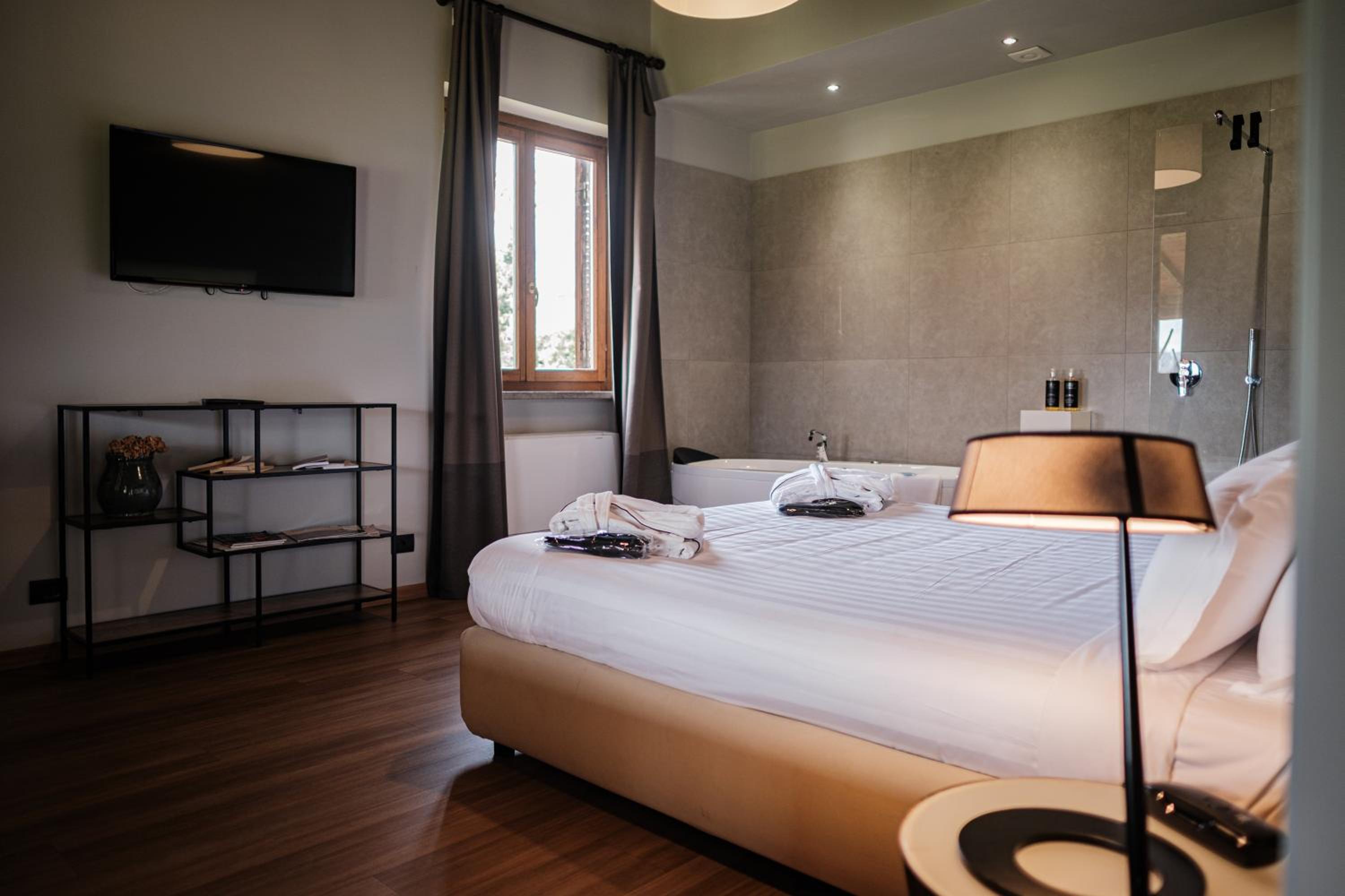 Junior Suite - Photo 1