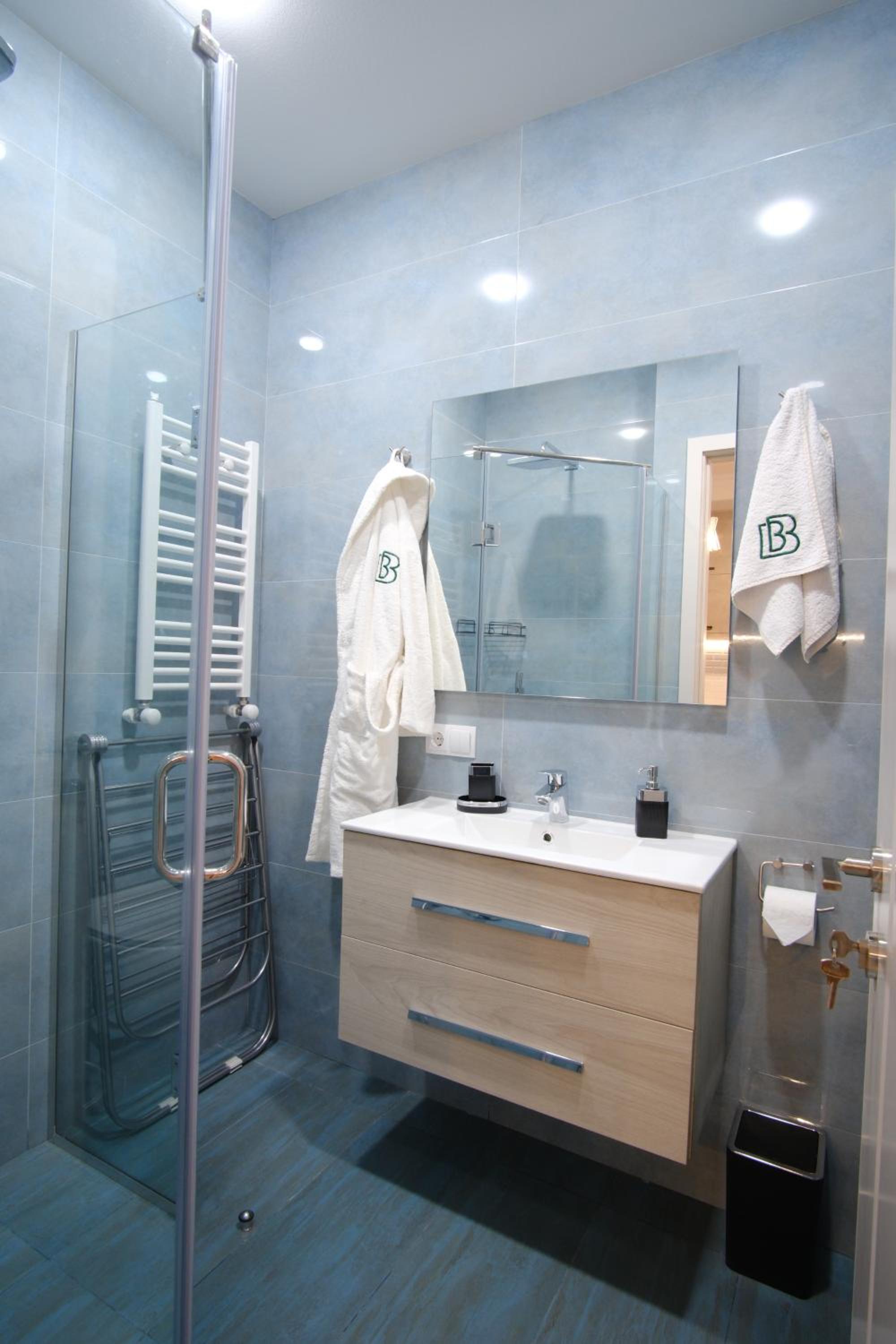 One-Bedroom Apartment - Photo 8