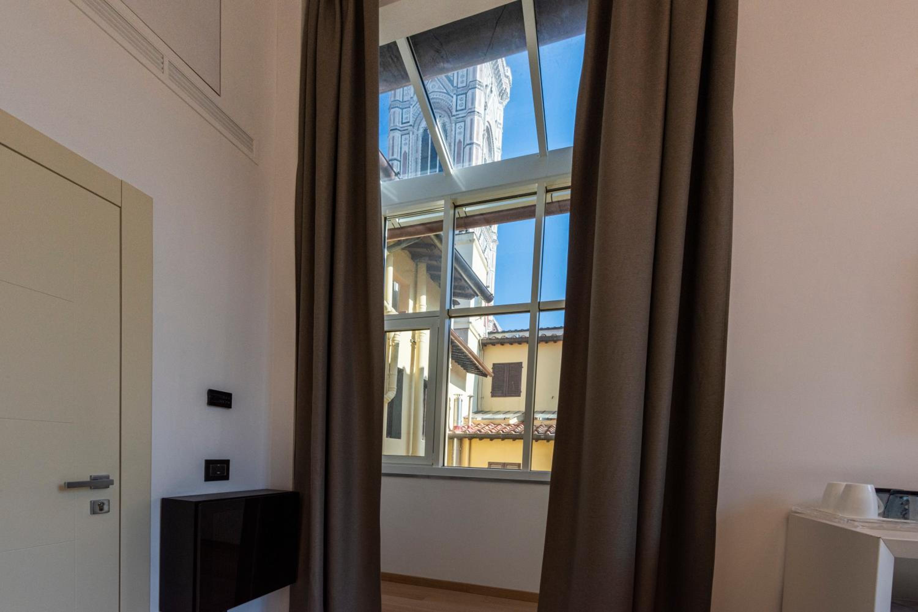 Suite with Terrace thumbnail 6