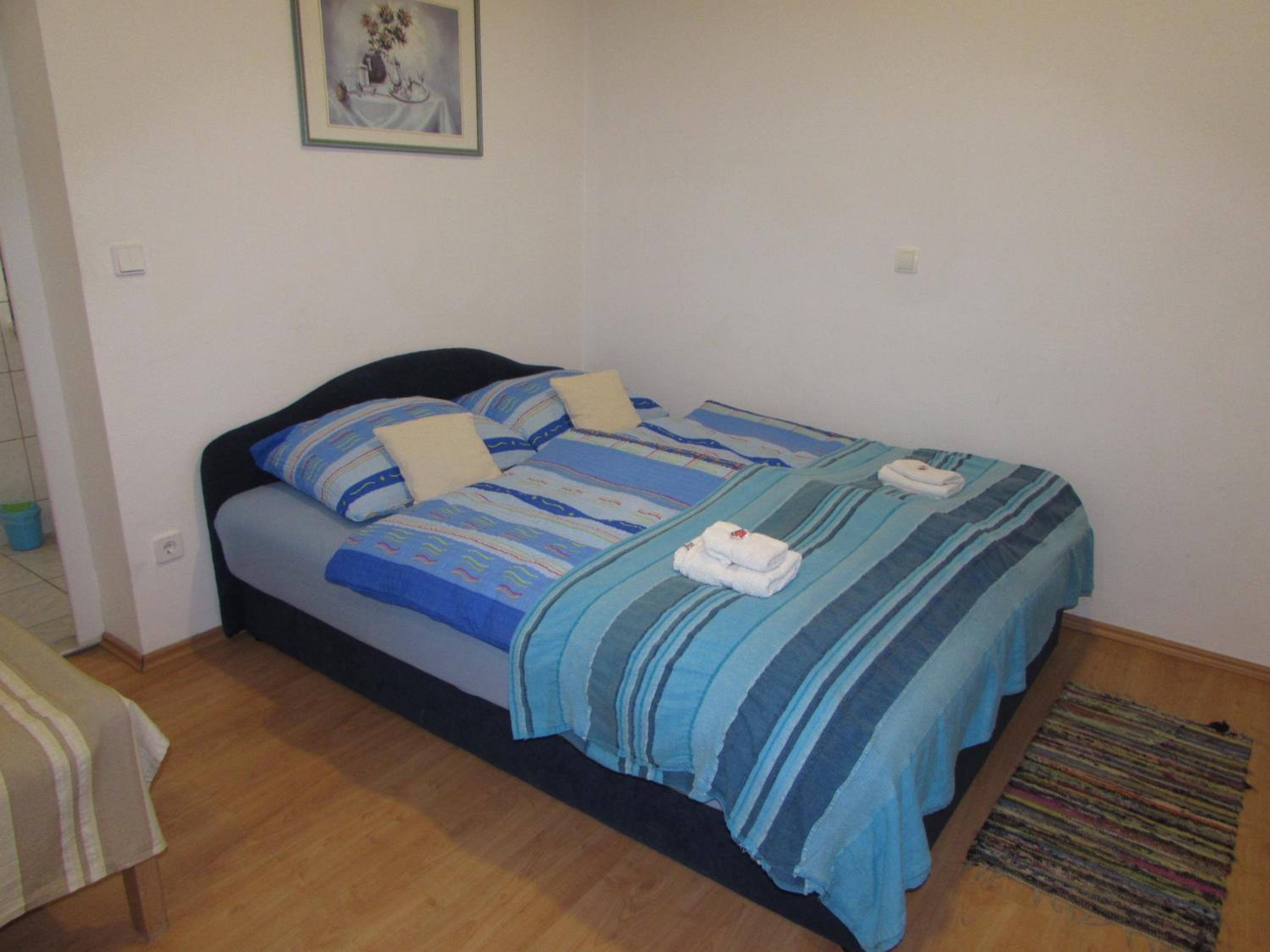 Double Room - Photo 7
