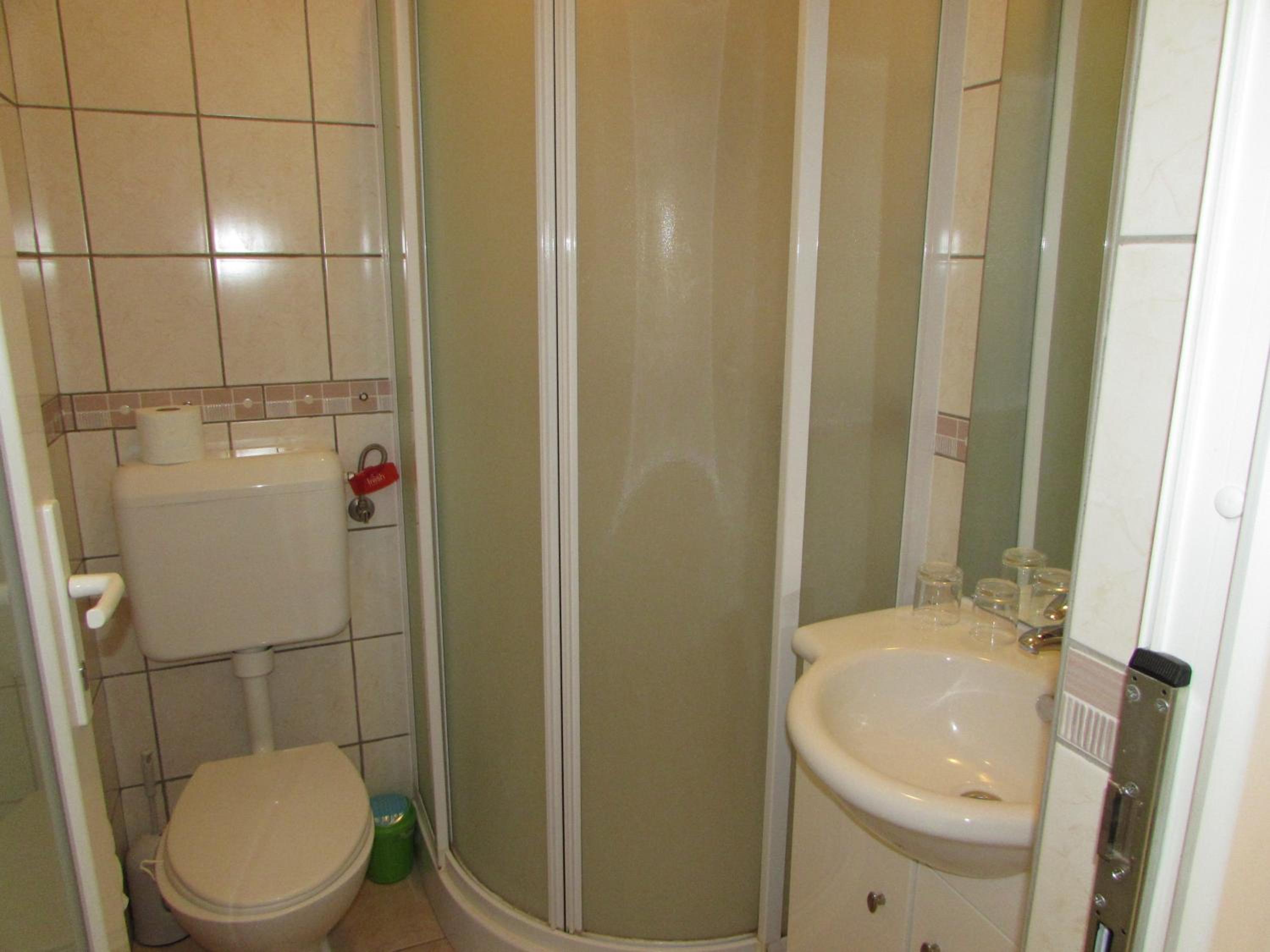 Double Room - Photo 3