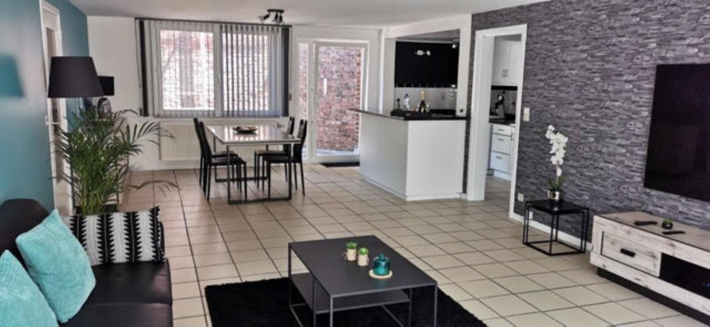 Two-Bedroom Apartment - Photo 30