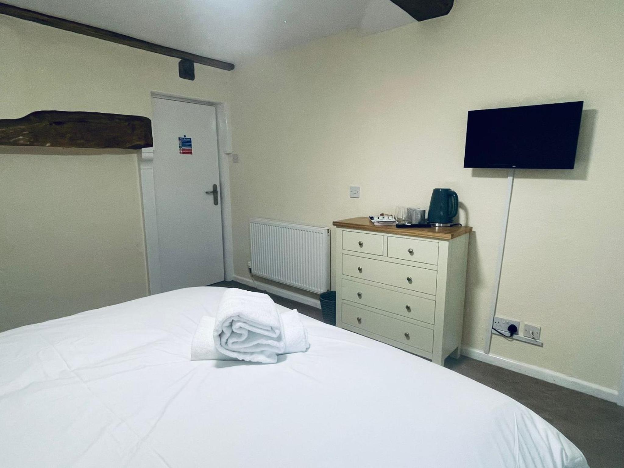 Double or Twin Room photo 3