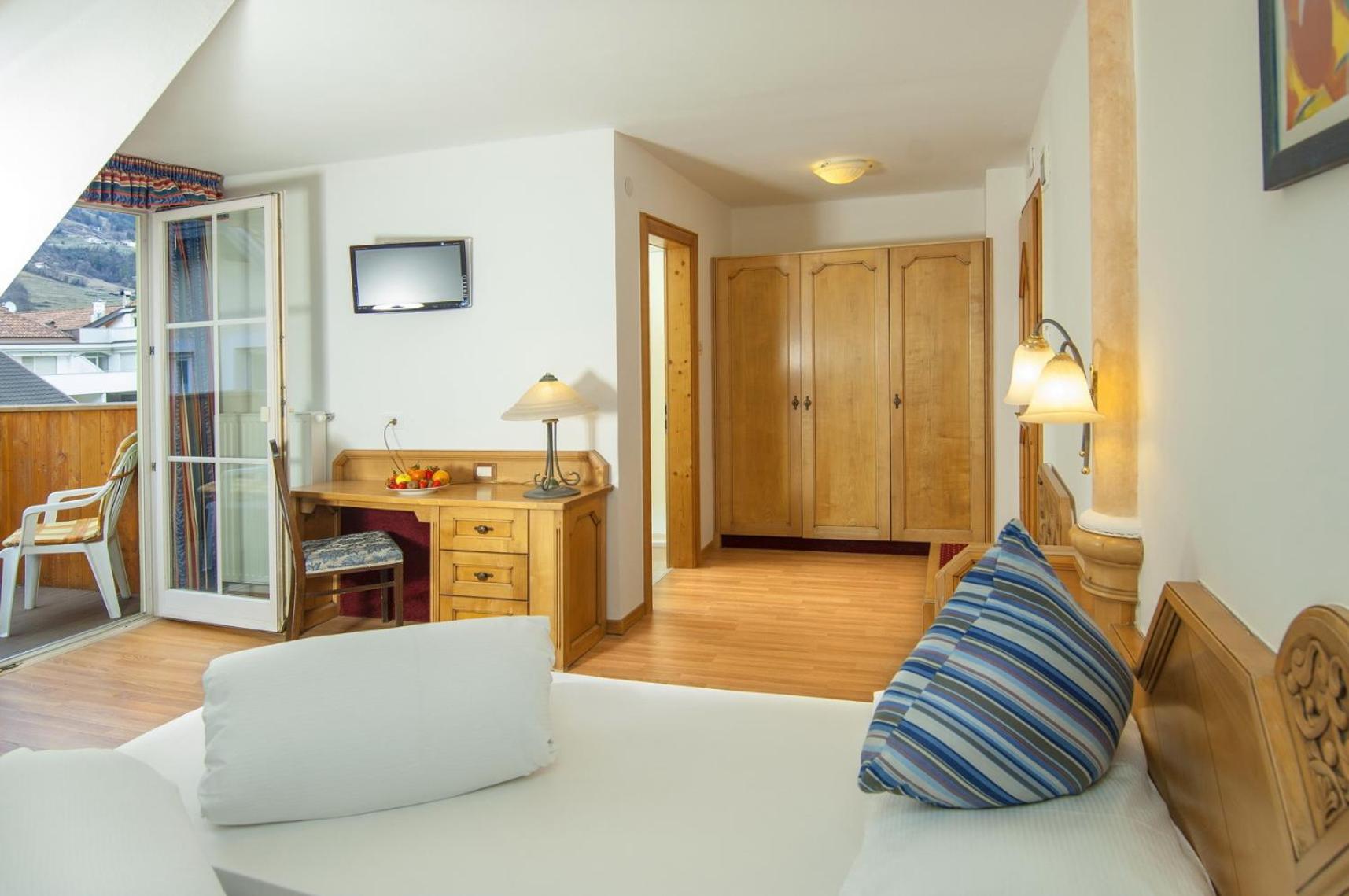 Double or Twin Room - Photo 1