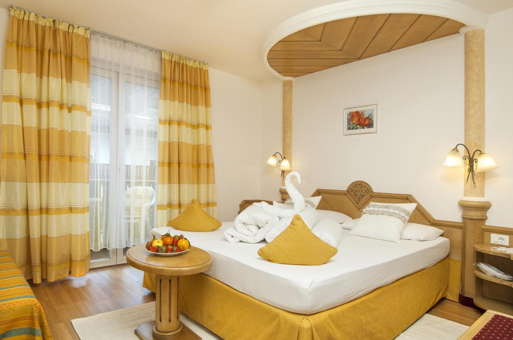 Double or Twin Room - Photo 10