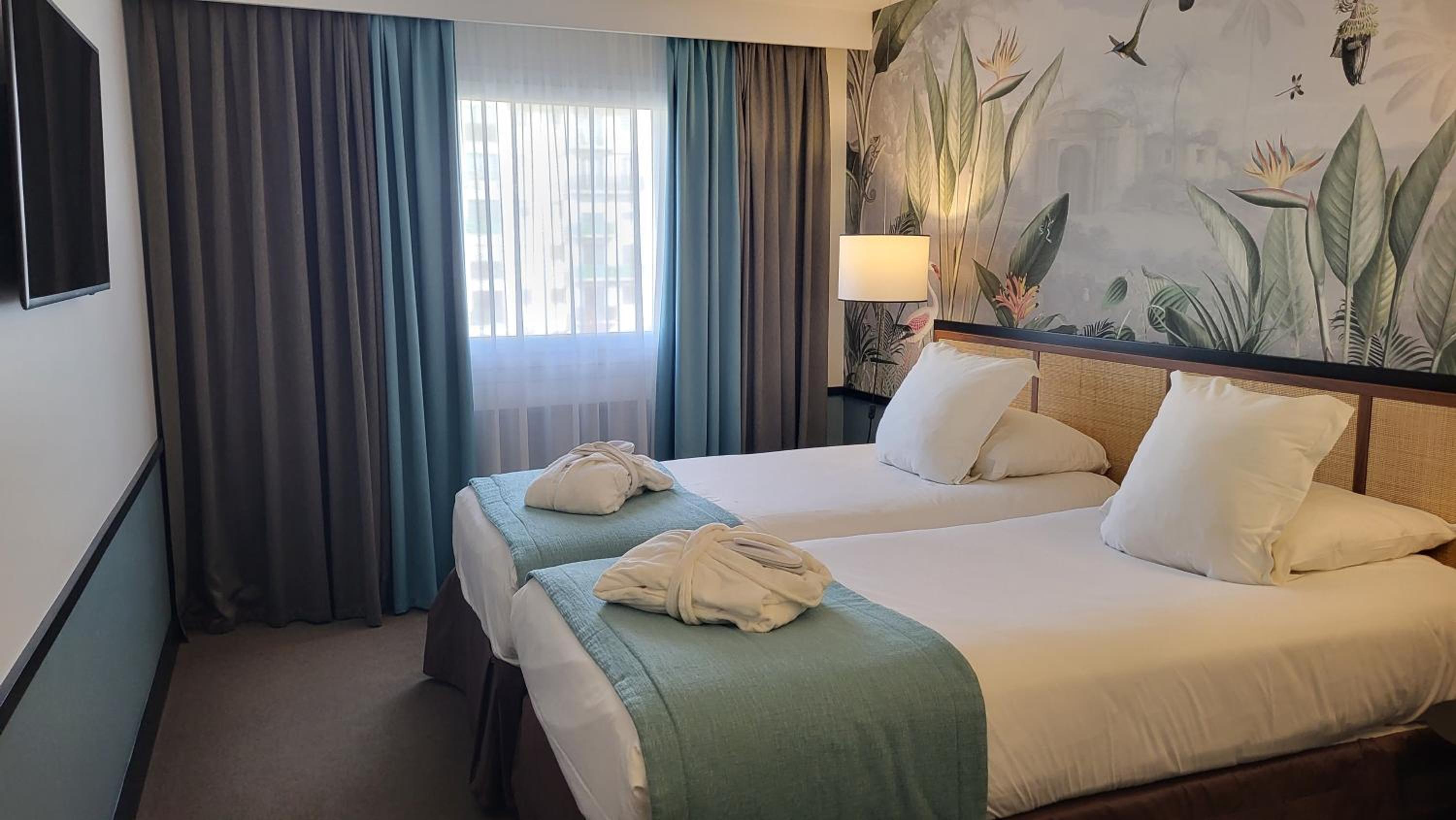 Deluxe Twin Room - Photo 2