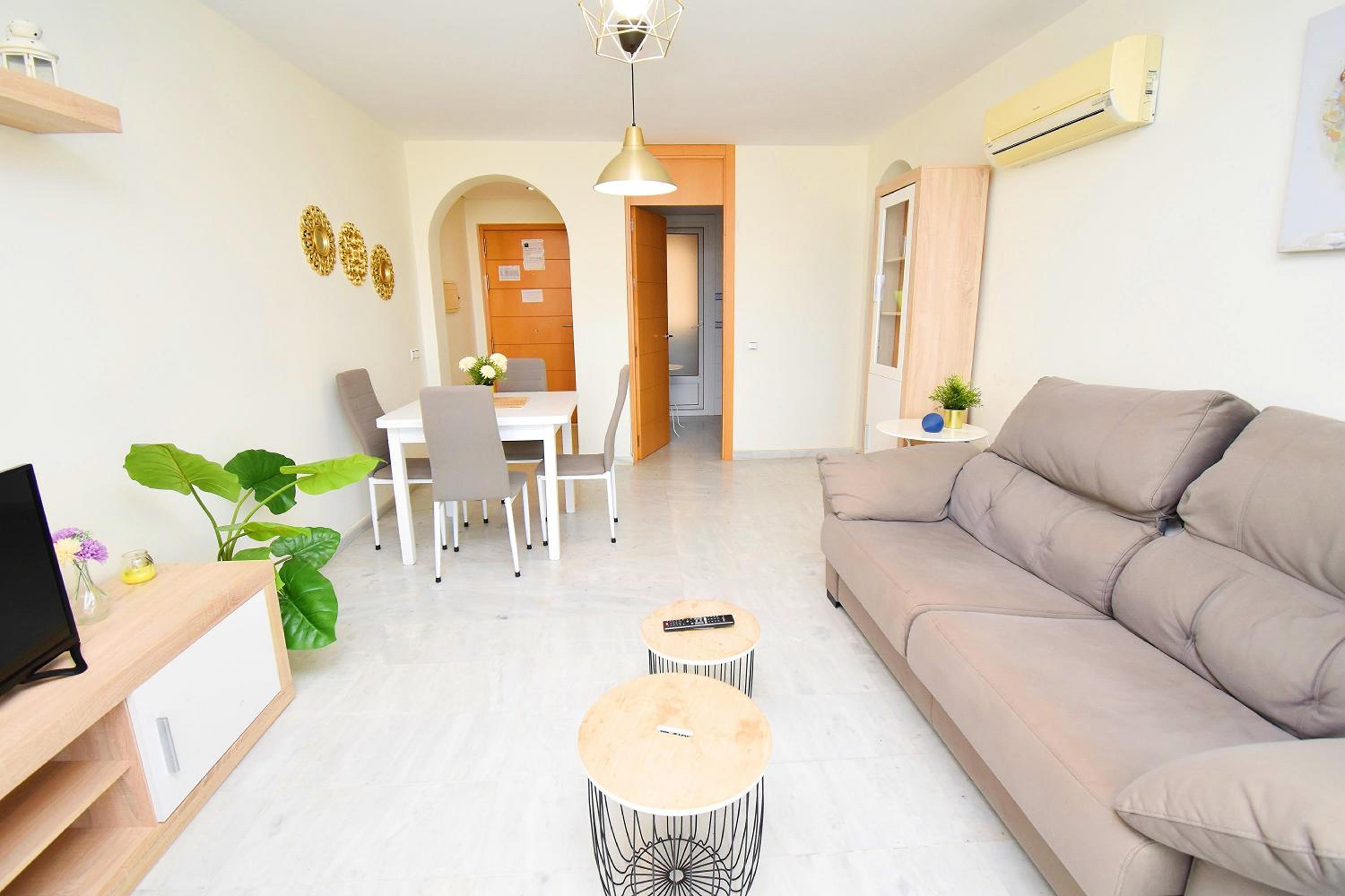 Apartamento de dos habitaciones con vista al mar