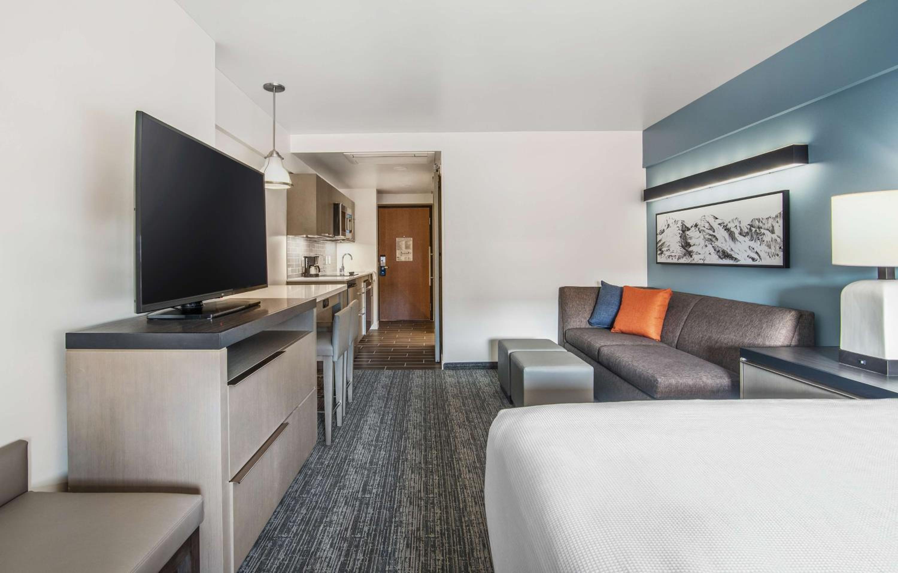 King Studio Suite with Kitchen and Sofa Bed - Photo 3