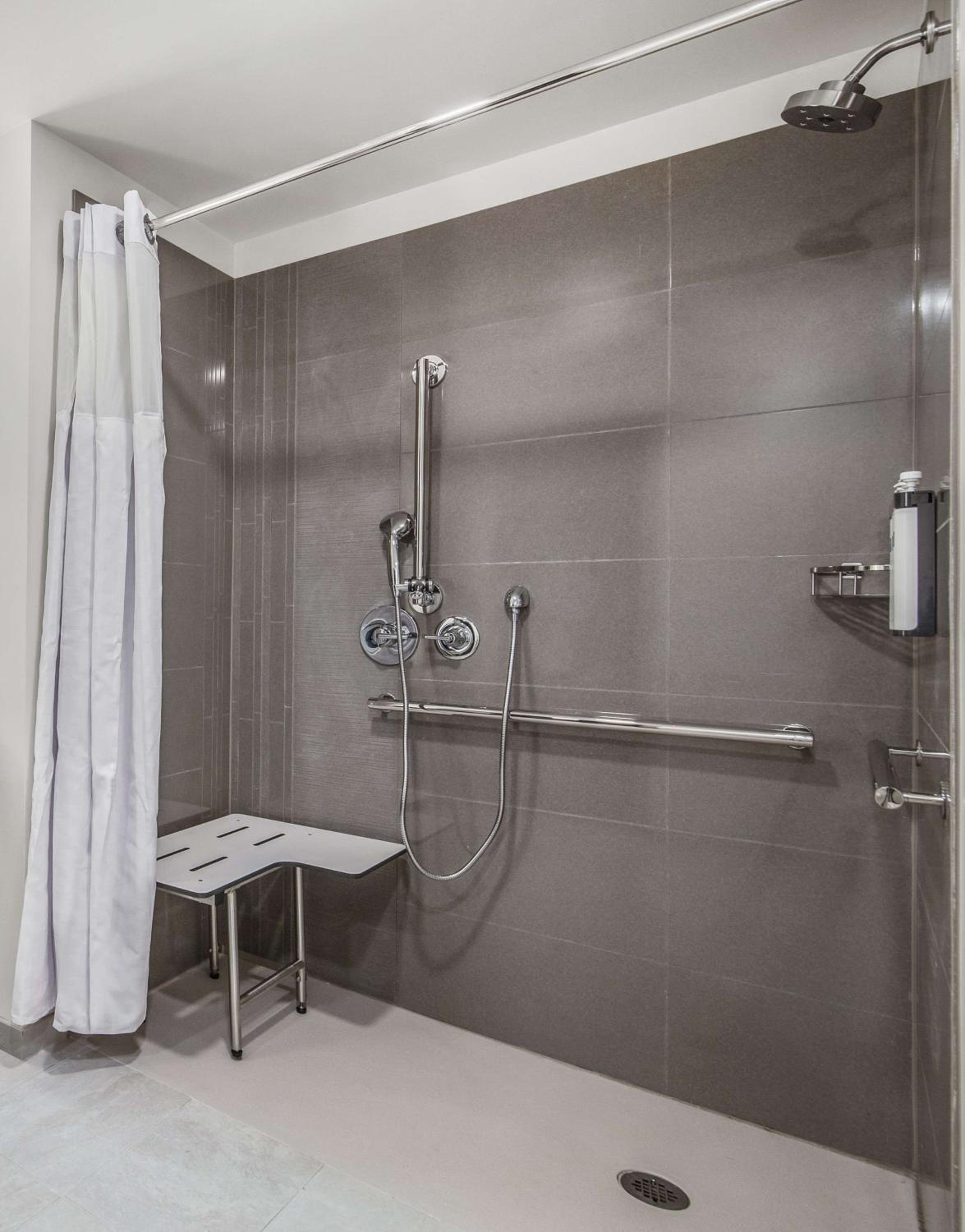 Queen Room with Sofa Bed and Roll-In Shower - Disability Access