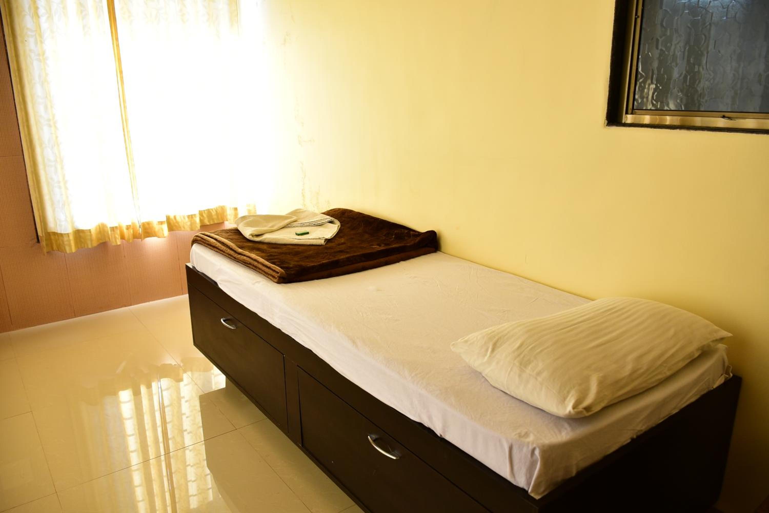 Deluxe Triple Room - Photo 7