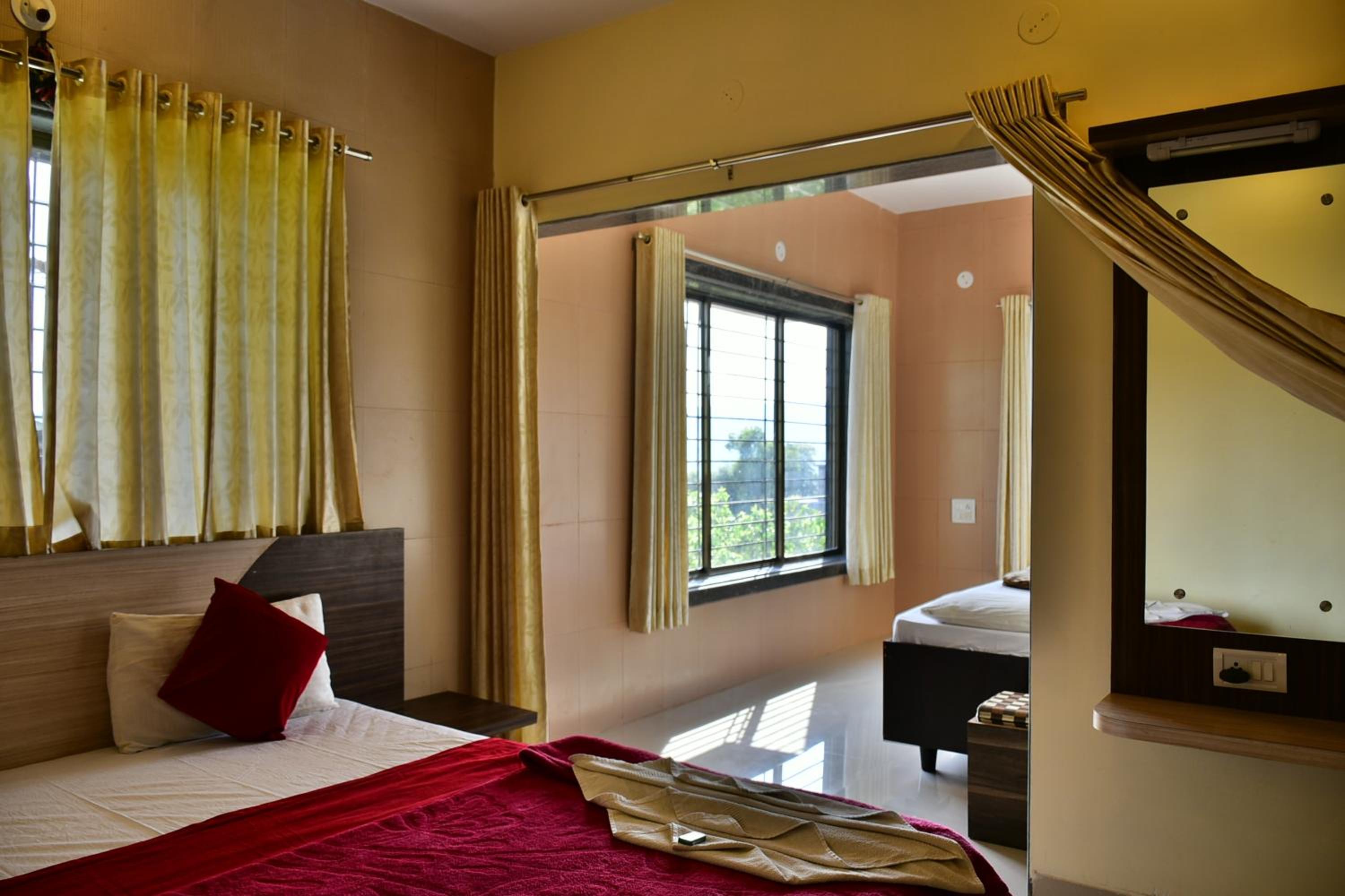 Deluxe Triple Room - Photo 5